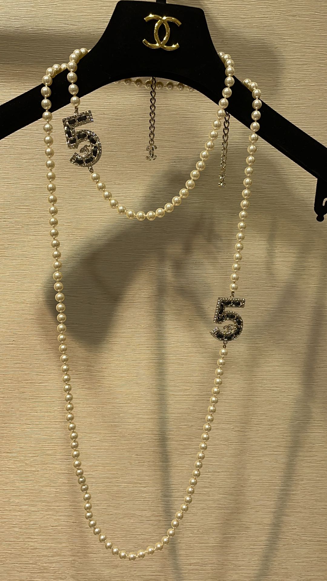 Chanel No.5 short necklace sheep leather Swarovski pearl crystal vintage 2410022CH