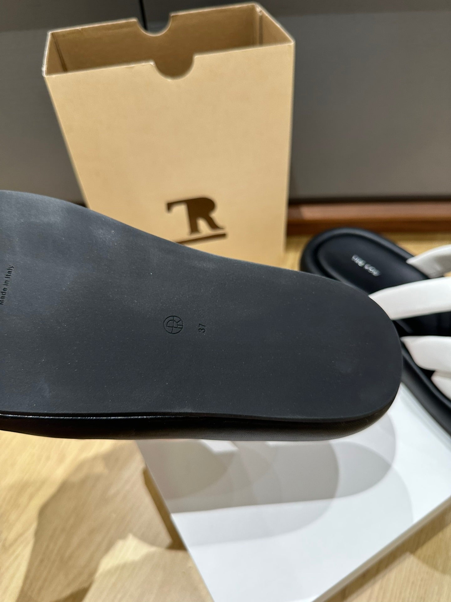 The Row Leather Slippers Black White Flat platform Roman-style Sheep Skin Casual 2505046TR