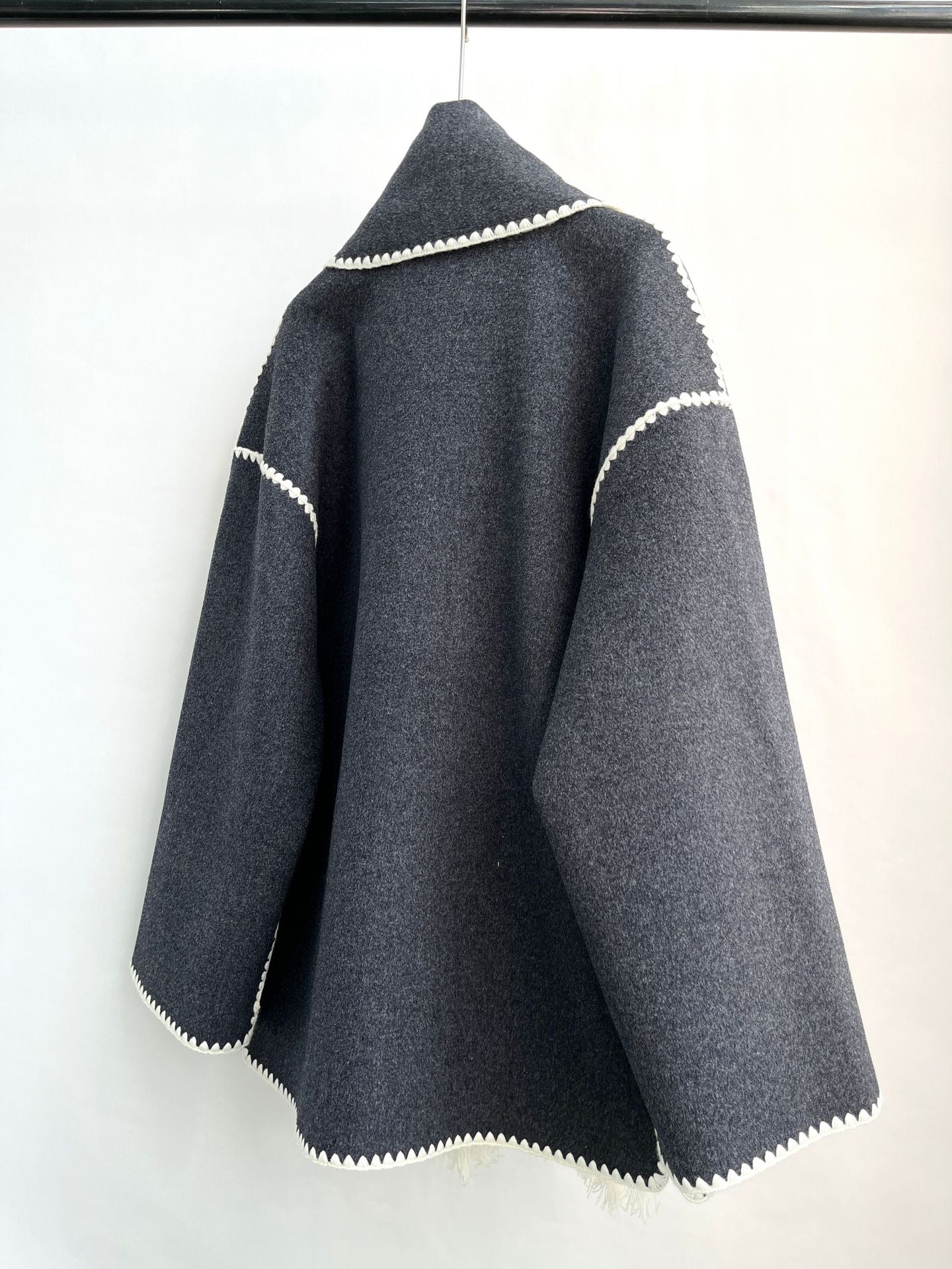 Toteme Women Oversized Scarf‑Attached Coat Contrast Stitching Tassel Wool Outerwear 2208112TT