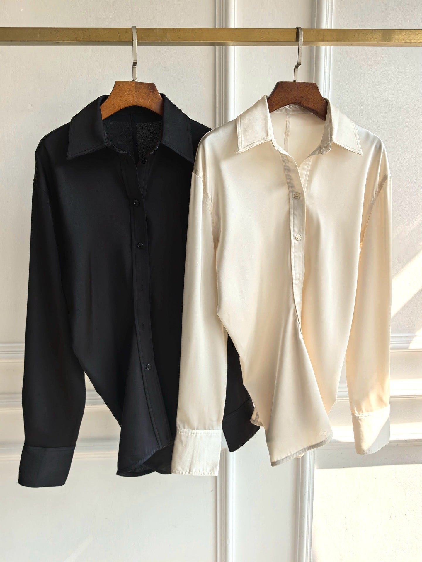 2501034TT Toteme Women Blouse Shirt Viscose Acetate Beige Black Satin Long Sleeve Tight Waist
