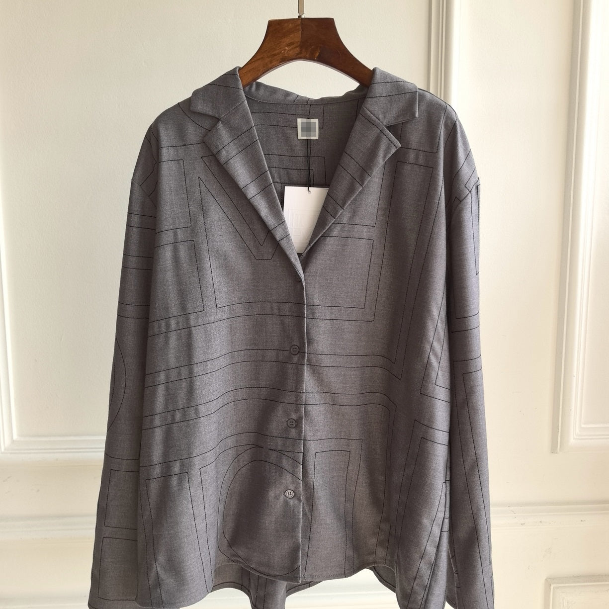 2501042TT Toteme Women Fannel Shirt Tops Embroidery Madal Oversize Full Sleeve Front Button Gray Beige Black