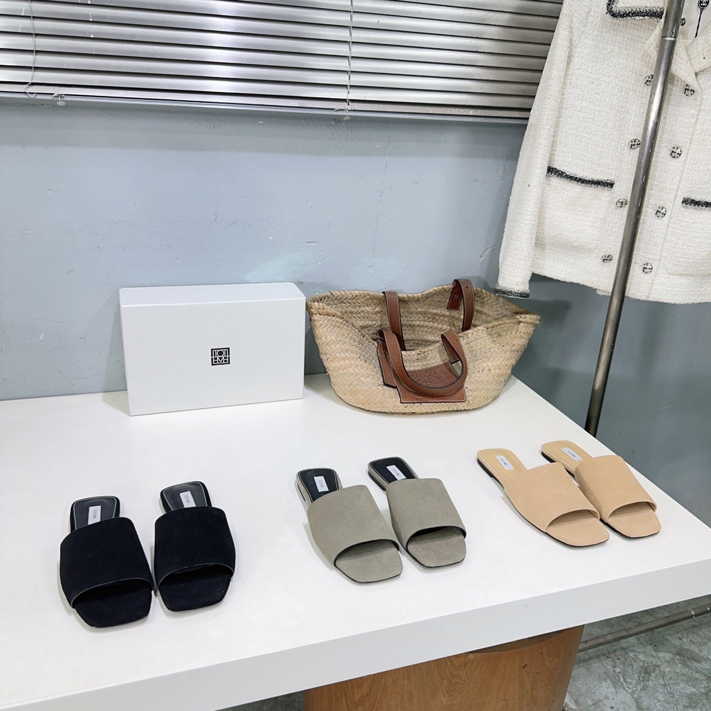 Toteme flat square-toe slippers Nubuck leather black gray beige summer leather sole 2505088TT