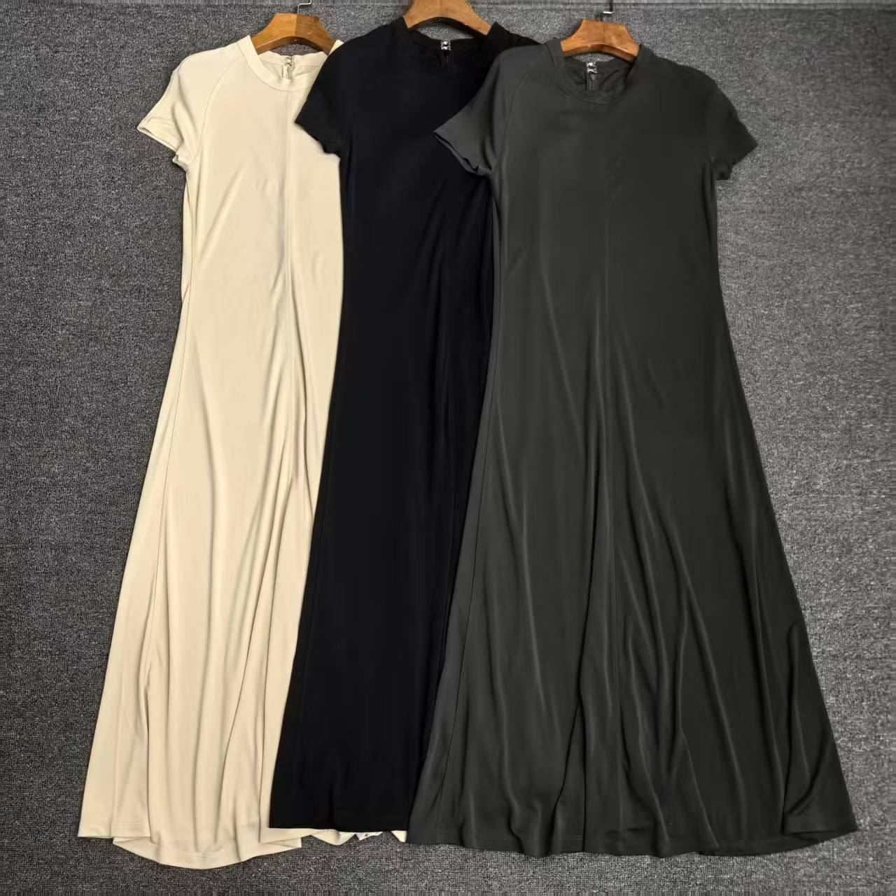 Toteme jersey maxi dress rear hook and zip crew neck short sleeves seam detailing spandex 2505093TT