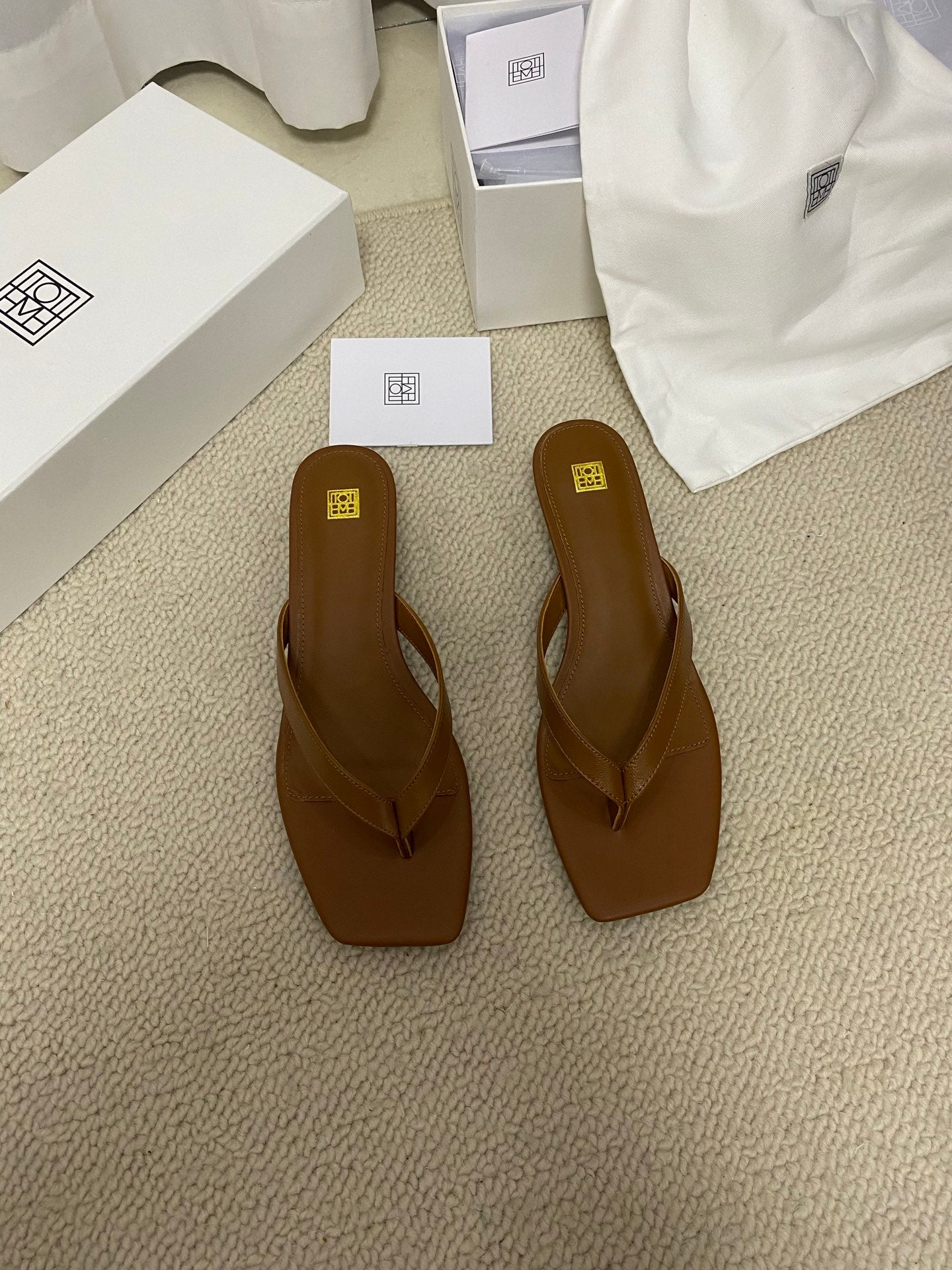 Toteme Flip-flop low-heels sheep skin sole summer women 3.5cm horsehair Toe-post sandals 2505086TT