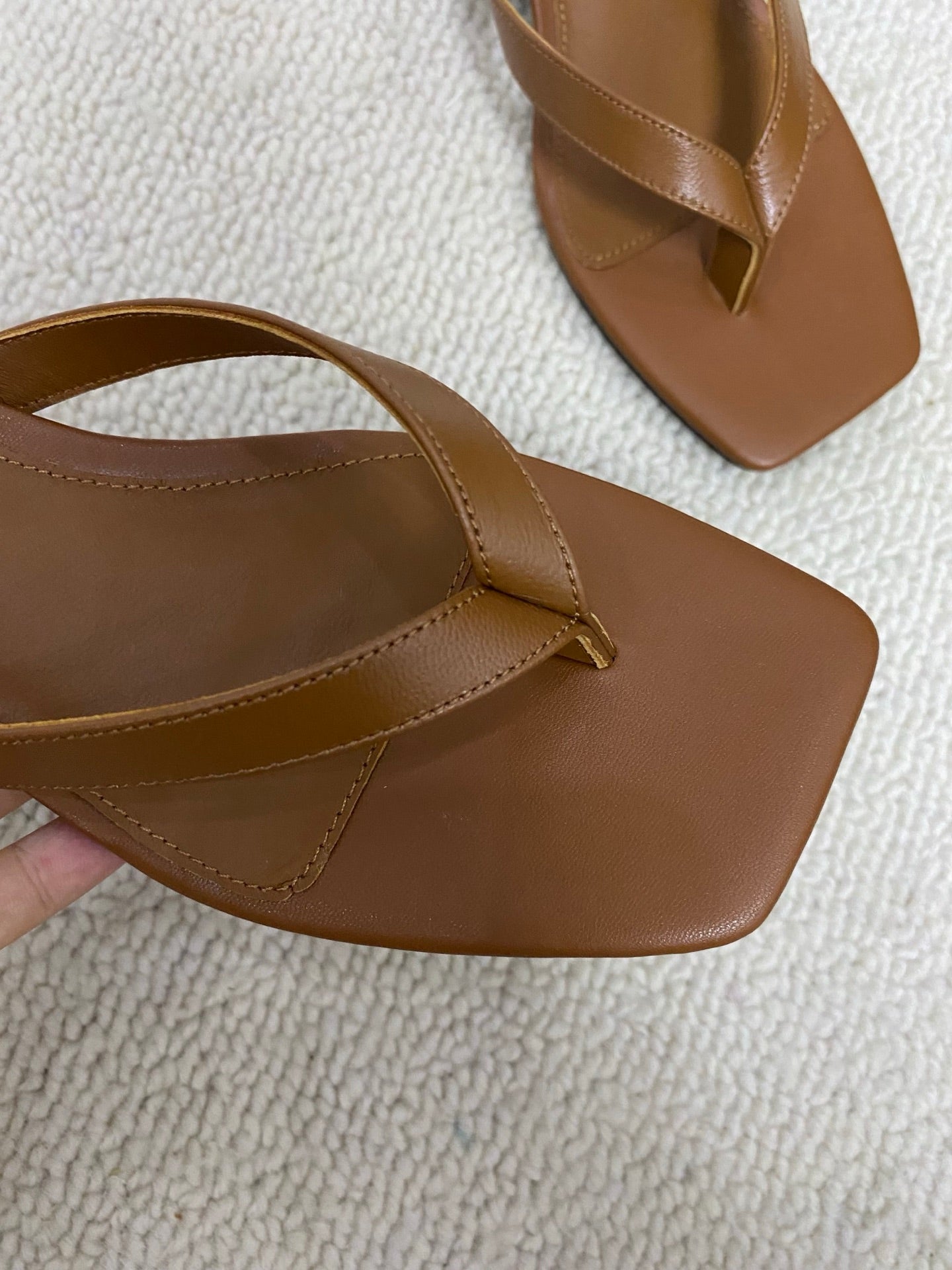 Toteme Flip-flop low-heels sheep skin sole summer women 3.5cm horsehair Toe-post sandals 2505086TT