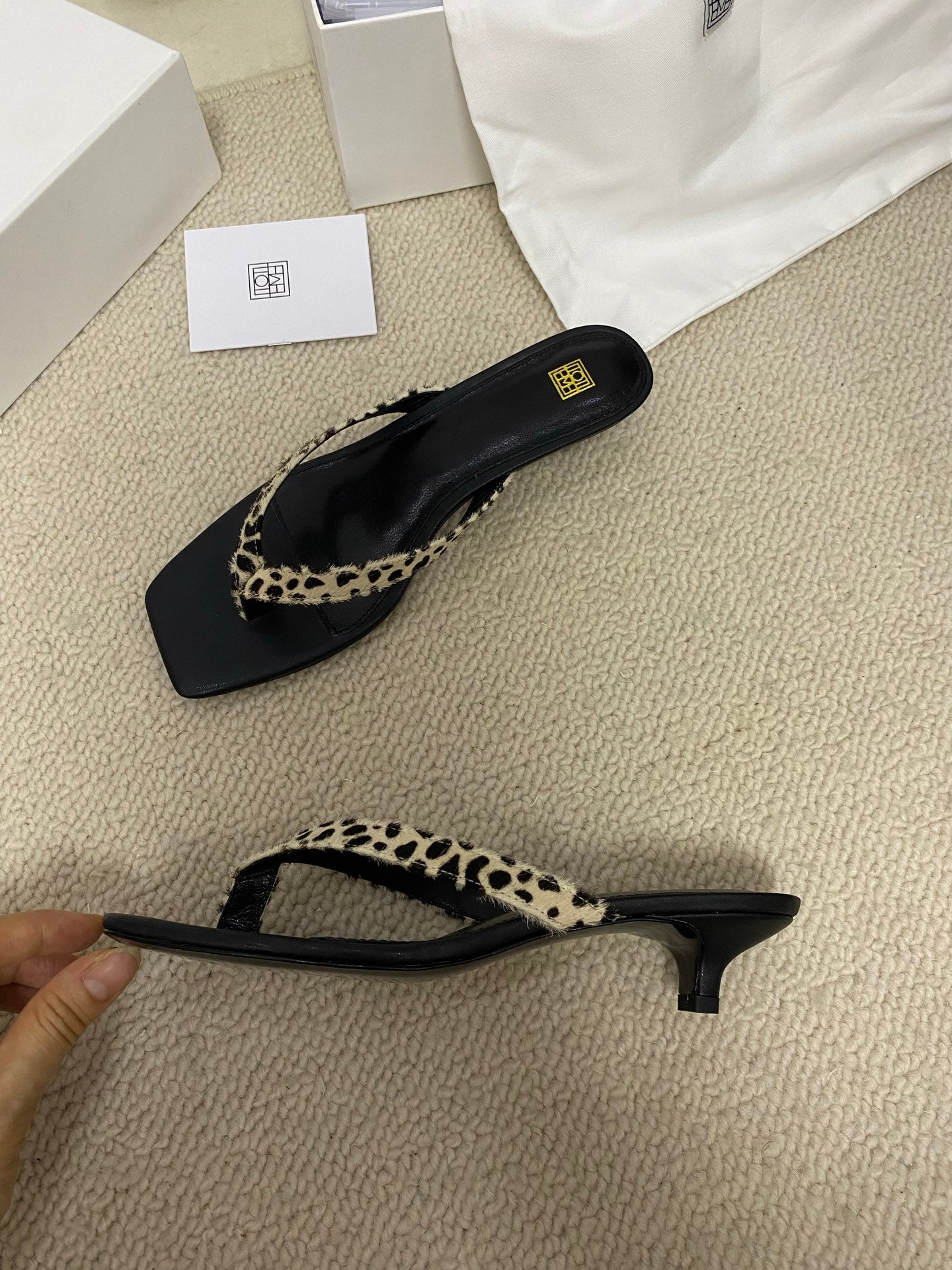 Toteme Flip-flop low-heels sheep skin sole summer women 3.5cm horsehair Toe-post sandals 2505086TT