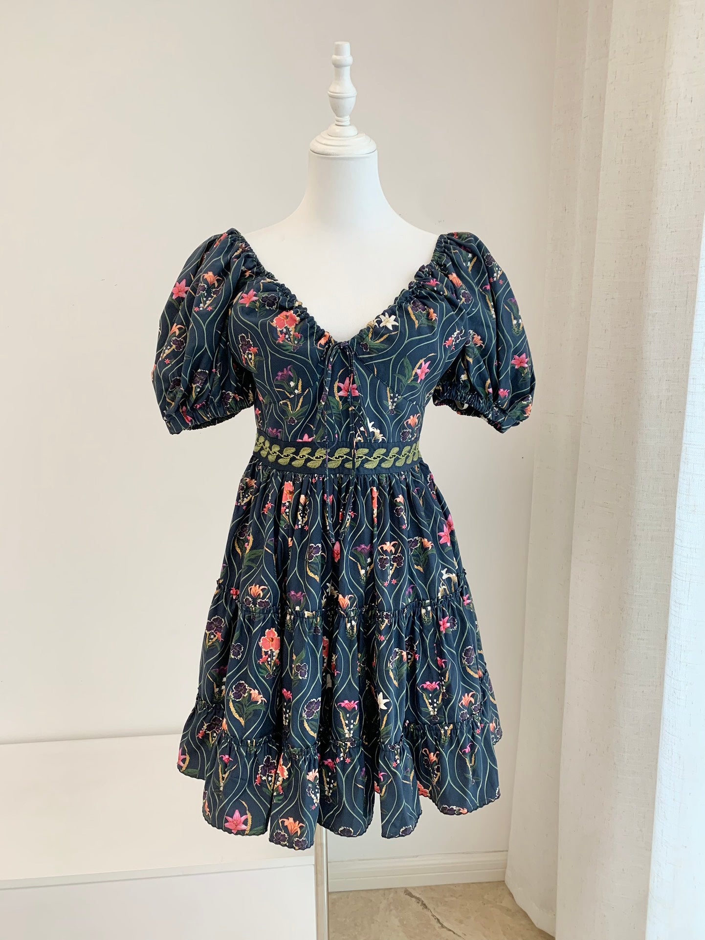 Agua Mini Dress Black Floral Print Short Puff Sleeve Embroidery High Waist A-Shape Back-zip 2503082Agu