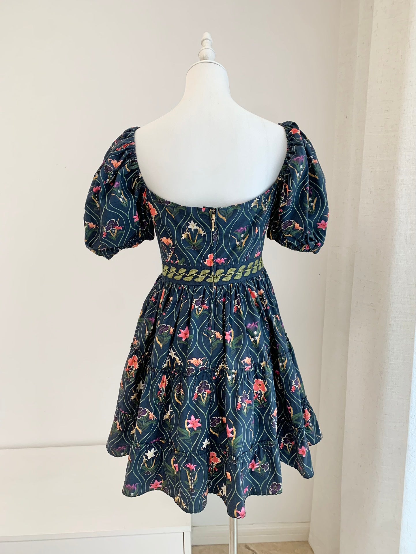 Agua Mini Dress Black Floral Print Short Puff Sleeve Embroidery High Waist A-Shape Back-zip 2503082Agu