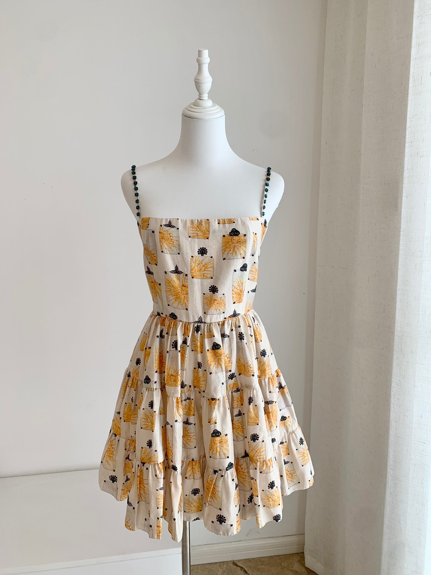Agua camisole mini dress yellow floral print sleeveless rheinstone shoulder strape back-zip 2504114Agu