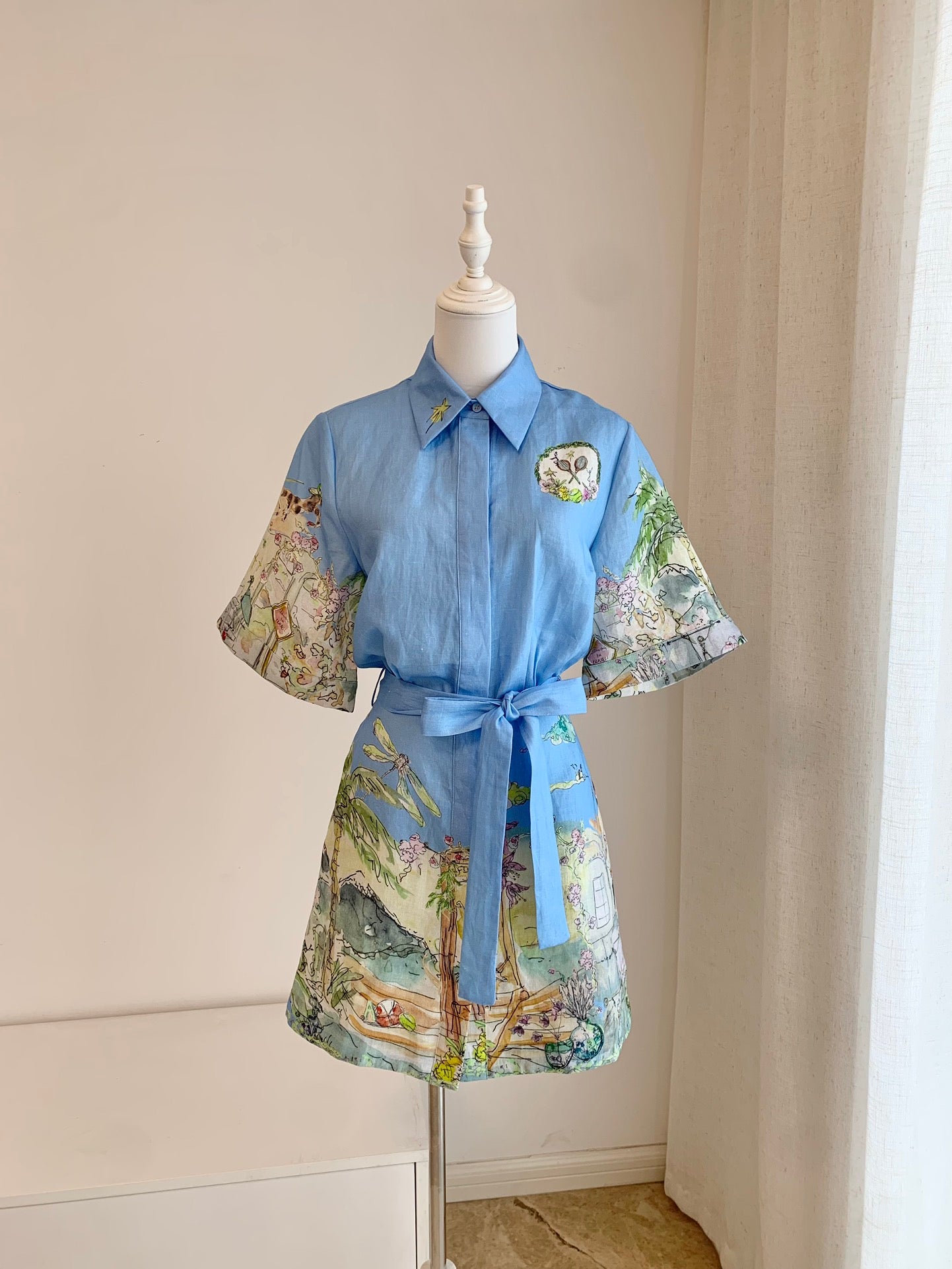 Alemais linen printed dress light blue all-over print short sleeves front buttoned waist strap 2507029AL