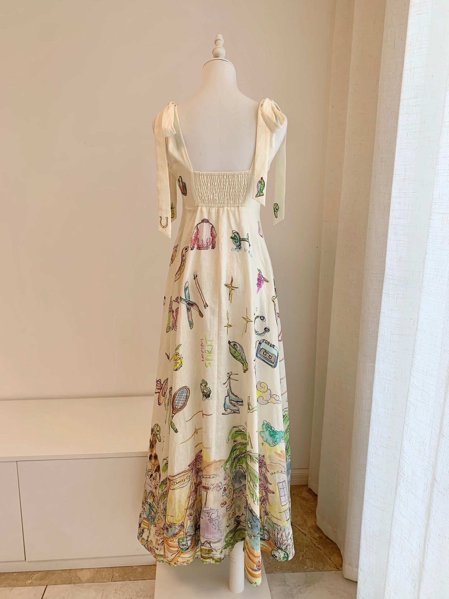 Alemais graphic-print midi dress ecru elasticated panelling adjustable shoulder strap U-neck 2507055AL