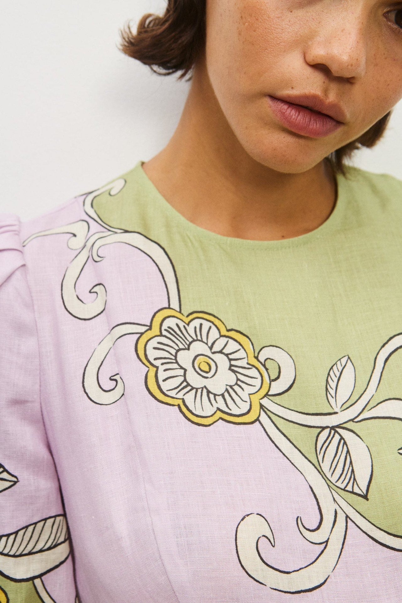Alemais Midi Dress Green Short Puff Sleeve O-neck Linen Rear-zip Floral Print Slim 2508003AL