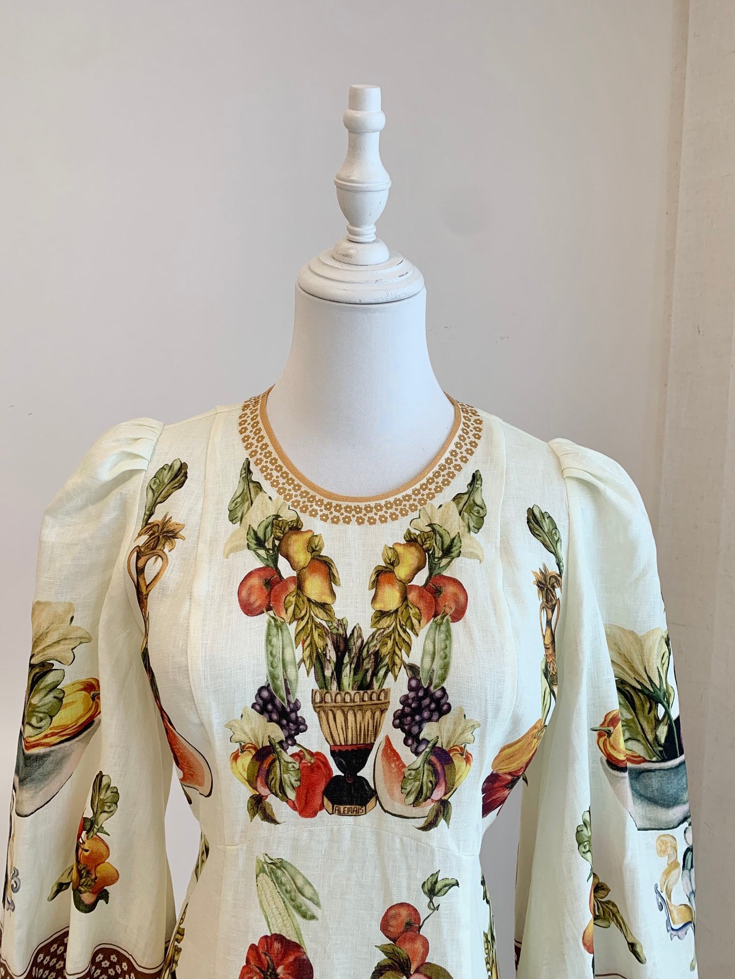 Alemais Autumn Midi Dress Long Lantern Sleeve Beige Fruit Print o-neck Rear-Zip 2508068AL