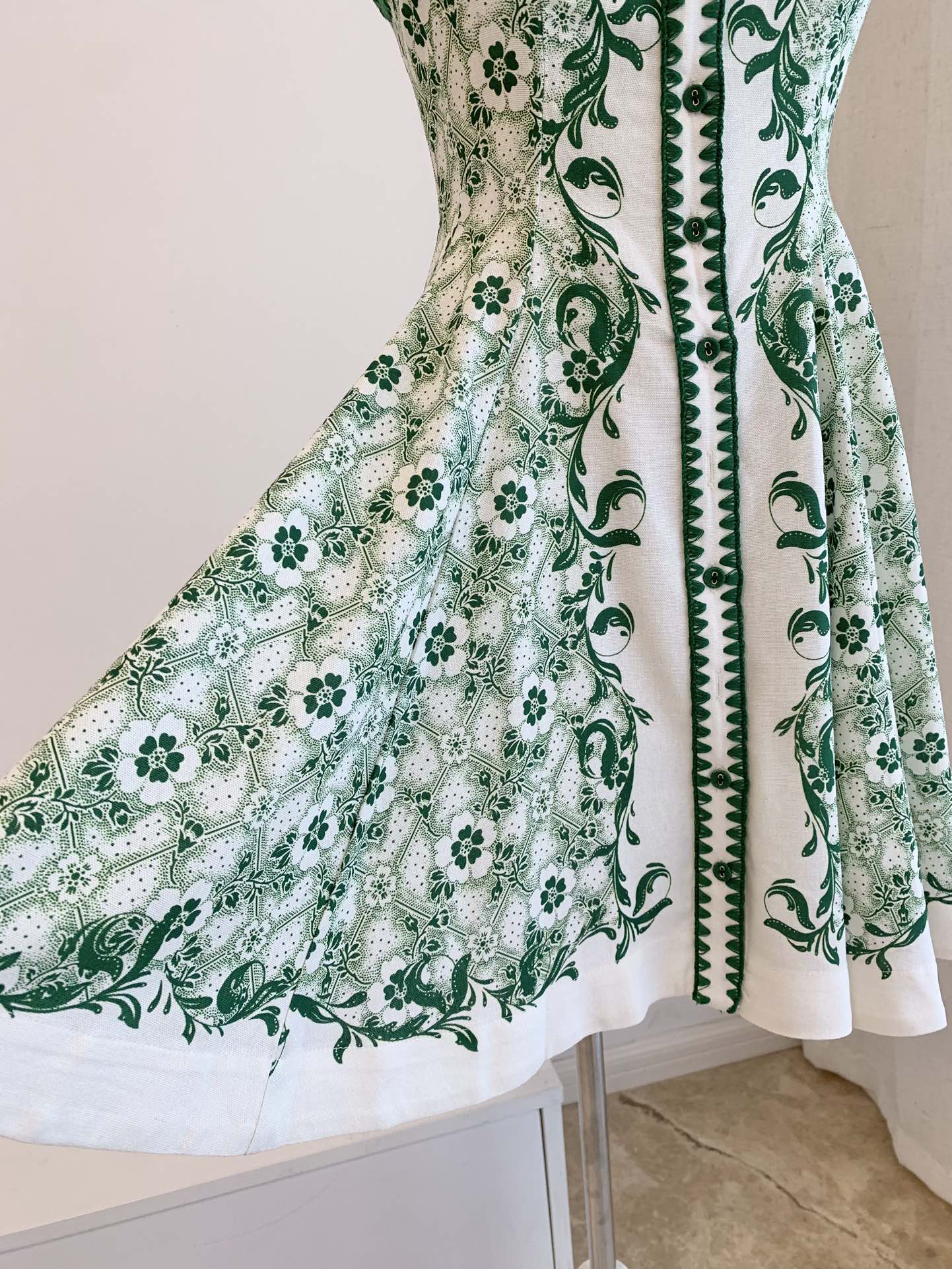 Alemais Mini Dress Grass Green Rear-zip Sleeveless Floral Print Front button cotton linen 2508060AL