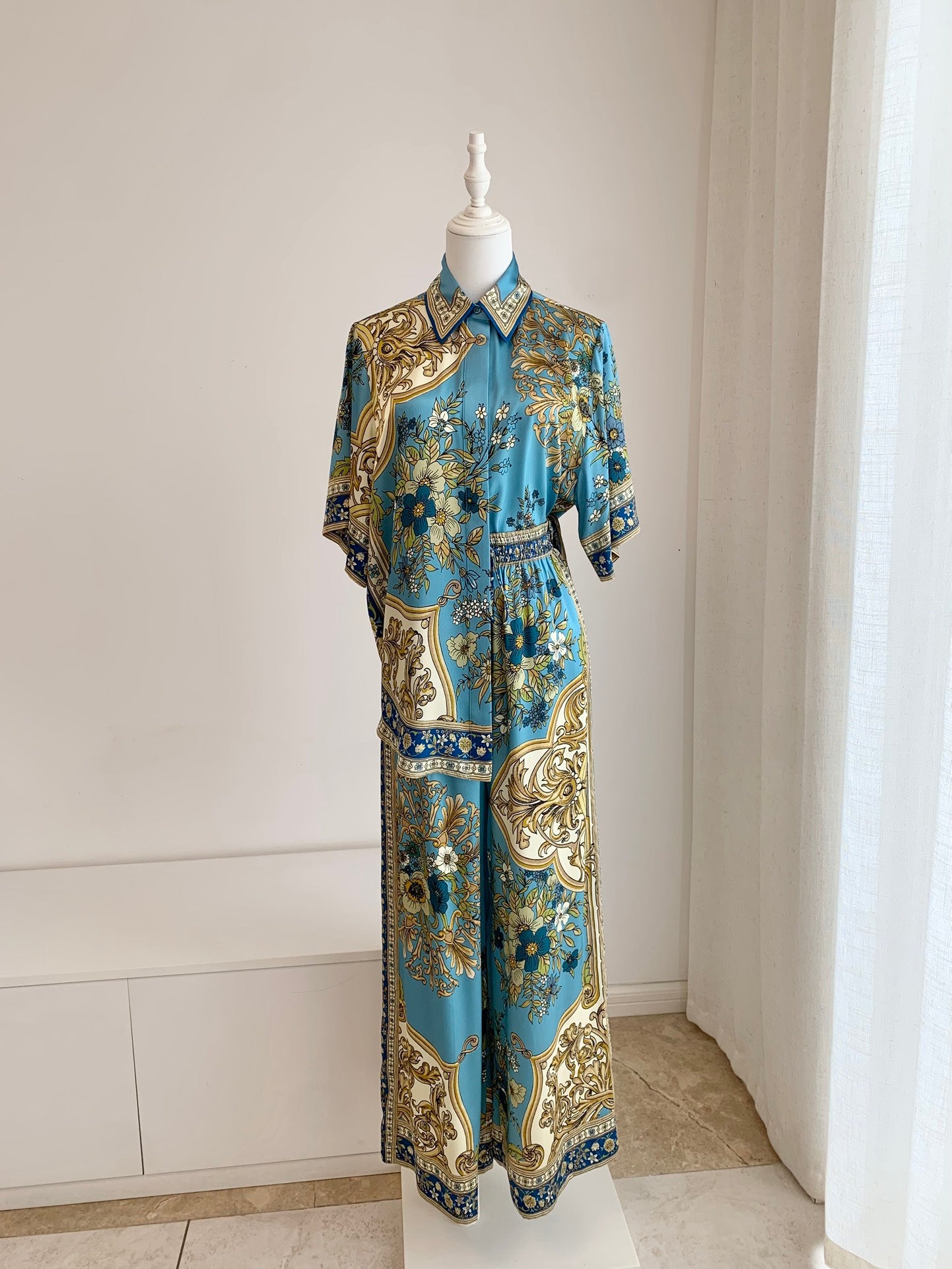 Alemais Cassie floral-baroque shirt trousers set light blue short sleeves button fastening drawstring waist 2508061AL