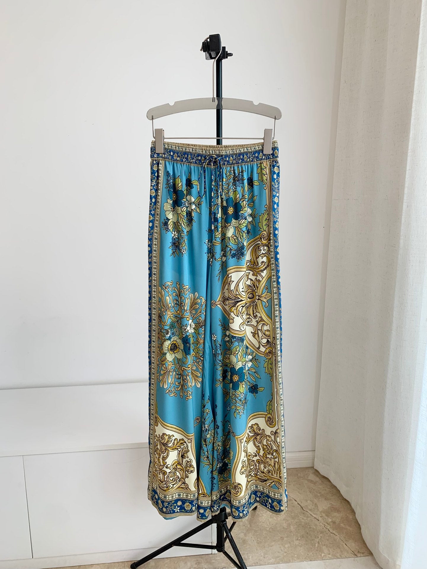 Alemais Cassie floral-baroque shirt trousers set light blue short sleeves button fastening drawstring waist 2508061AL