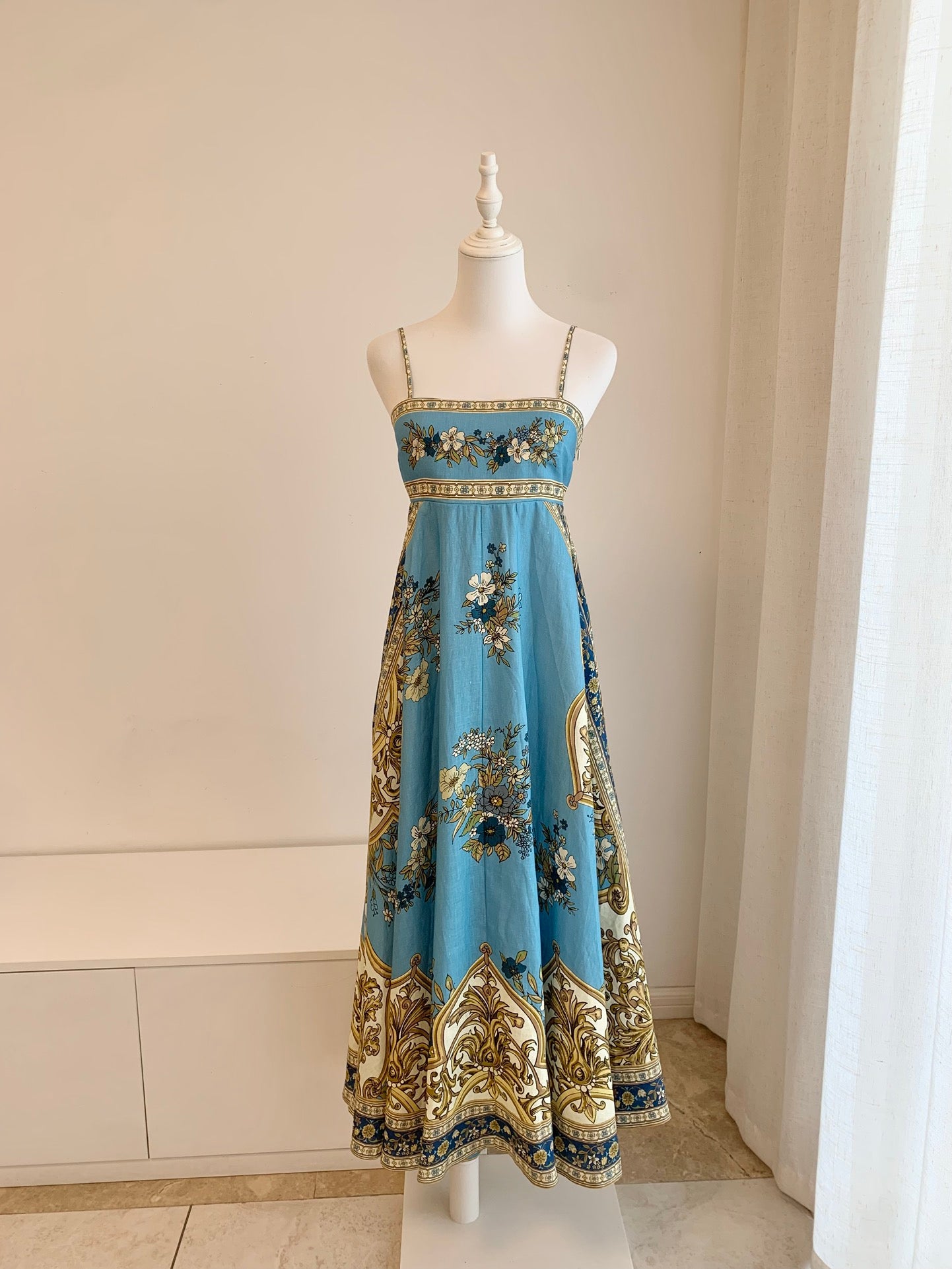 Alemais floral-print A-line midi dress Blue spaghetti straps Slash-Neck linen Elastic Back 2508103AL