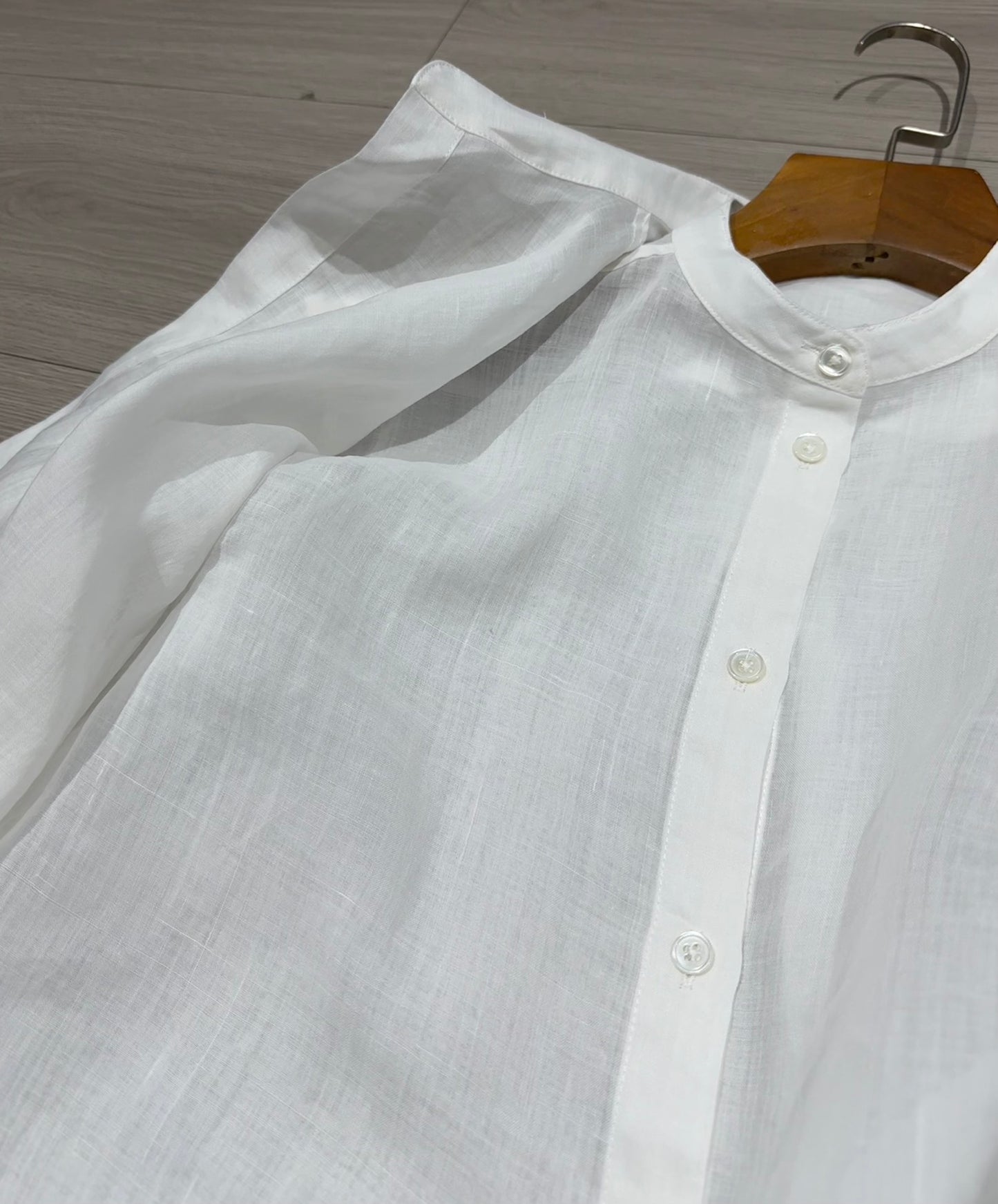 Toteme Double Collar Shirt white front button long sleeves buttoned cuffs ramie curved hem 2505090TT