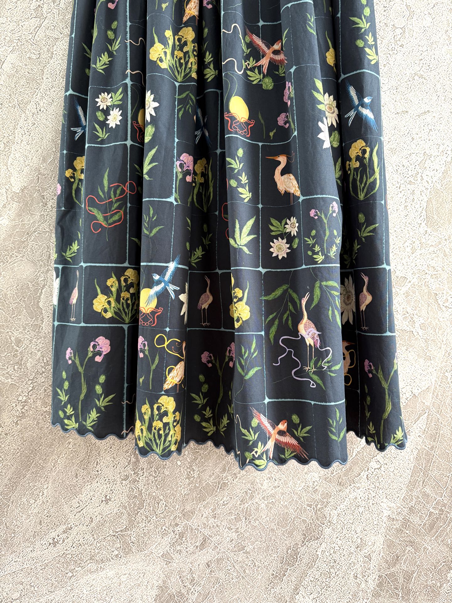 Agua midi dress slash neck black floral print pleated sleevless back-zip wave-edge cotton 2504180AGU