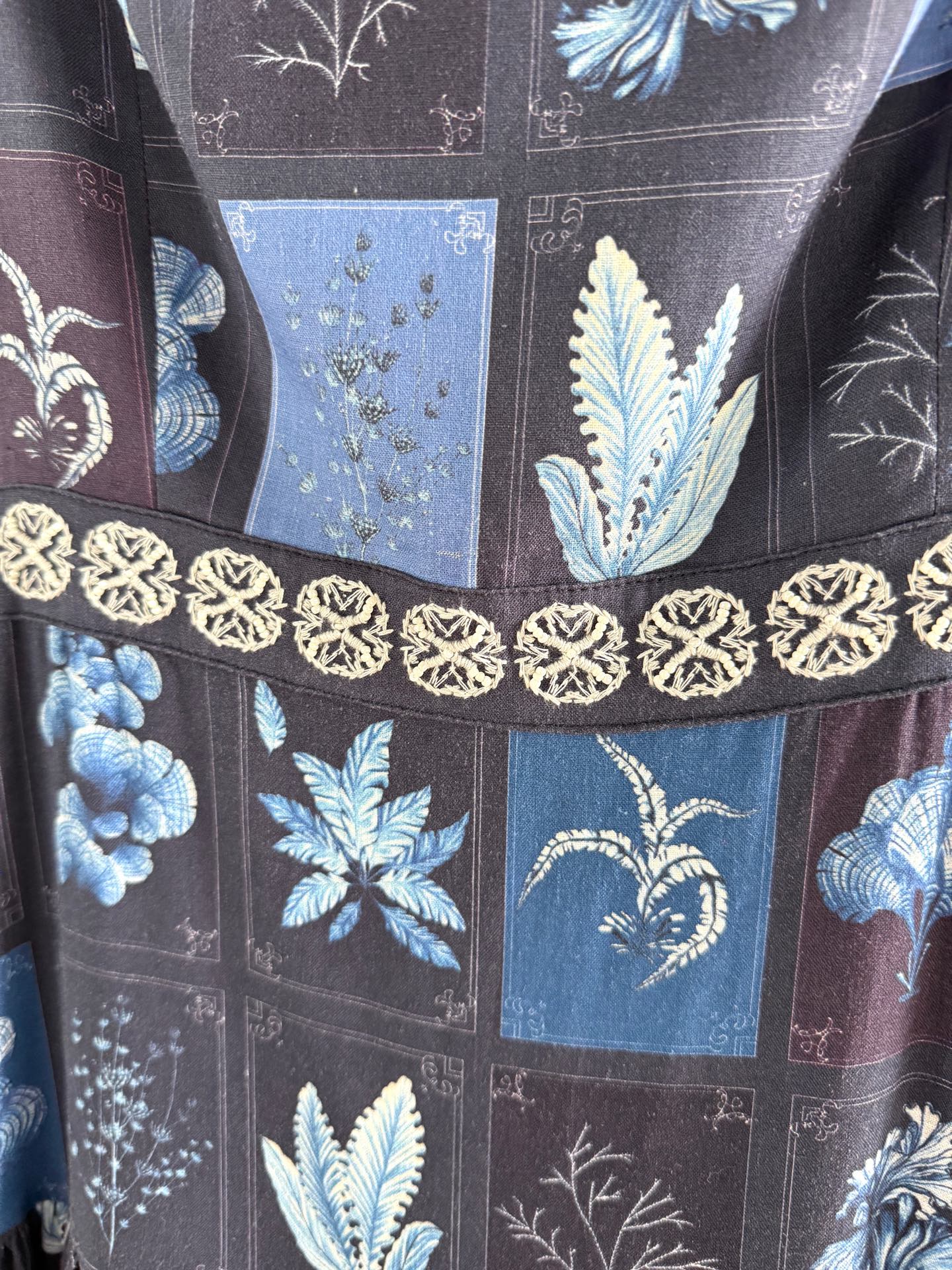 Agua spaghetti strape maxi dress linen navy blue slash neck floral print embroidery waist 2505001AGU
