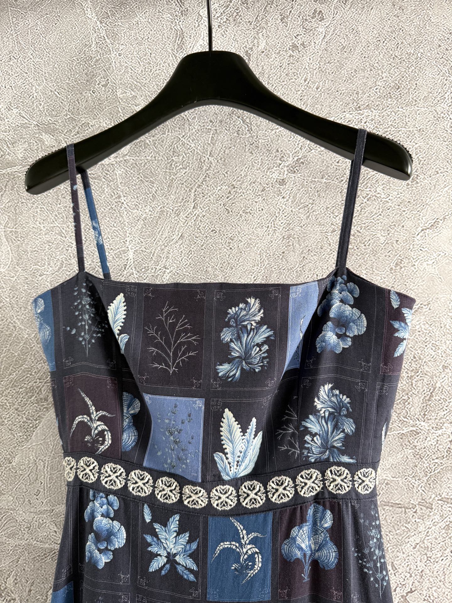 Agua spaghetti strape maxi dress linen navy blue slash neck floral print embroidery waist 2505001AGU