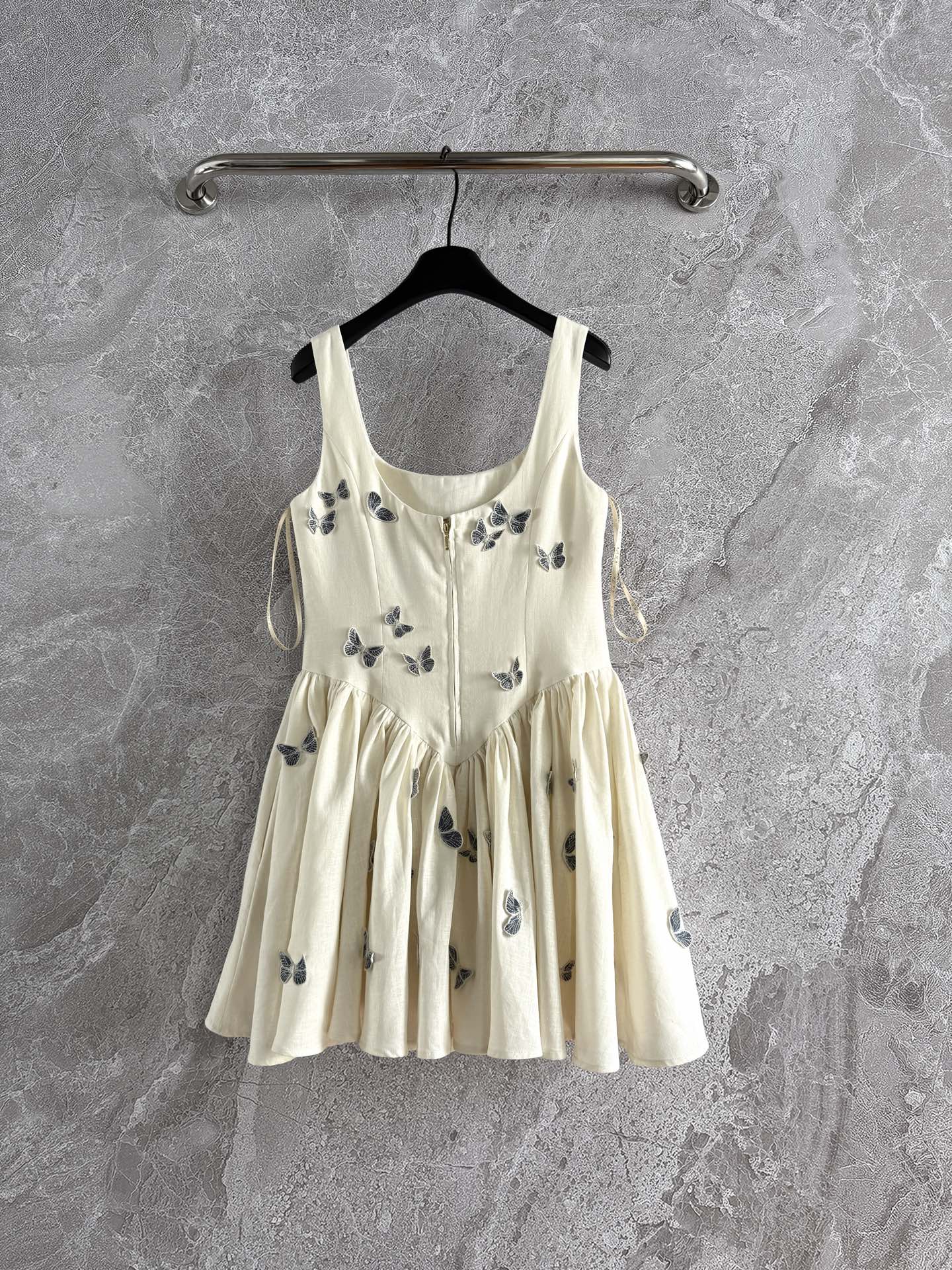 Agua White Mini Dress U-Neck Sleeveless Butterfly embroidery applique back-zip high-waist 2505007AGU
