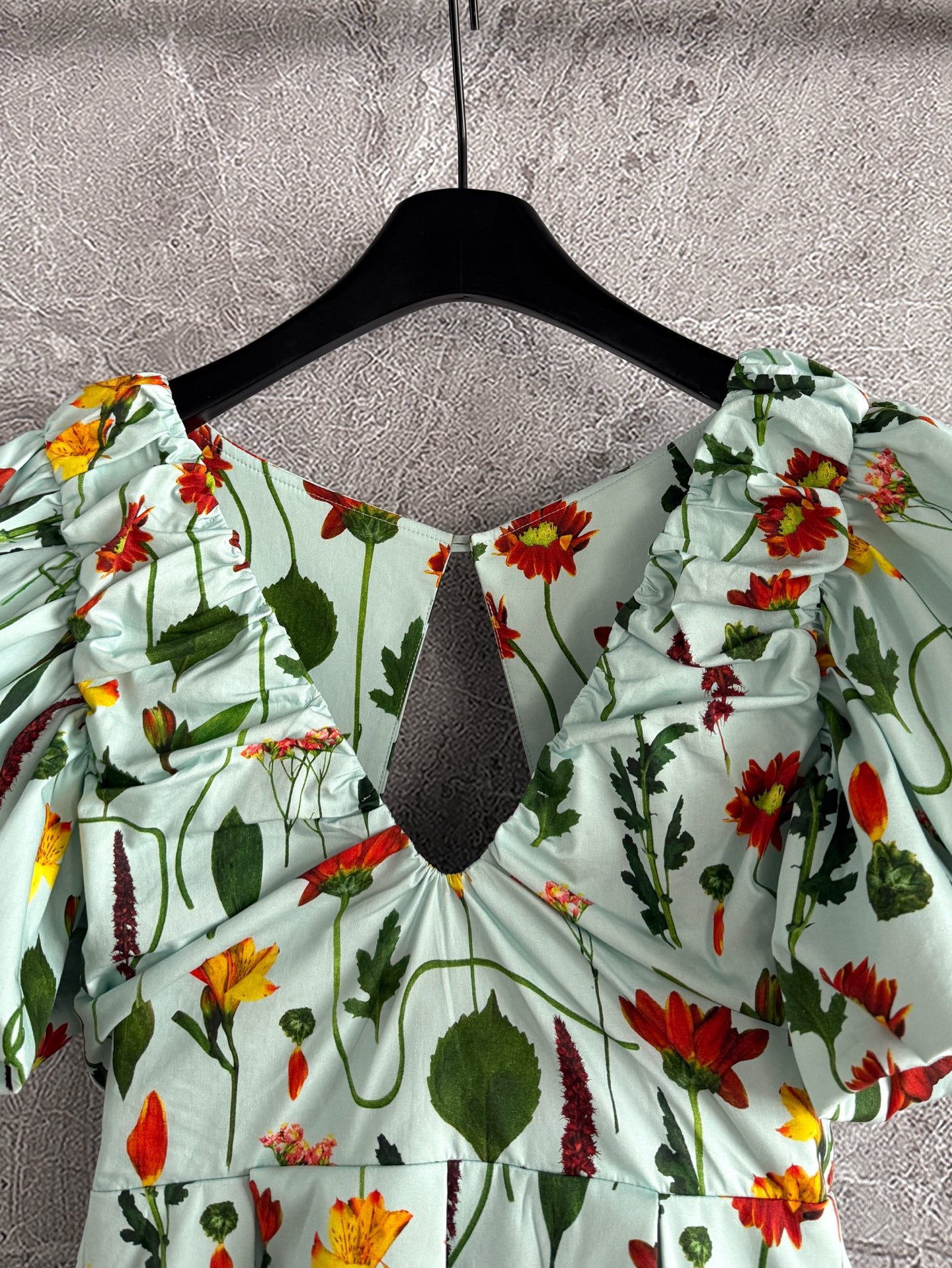 Agua Summer Mini dress cotton light green floral print V-neck pleated Puff-Short sleeve 2505083Agua