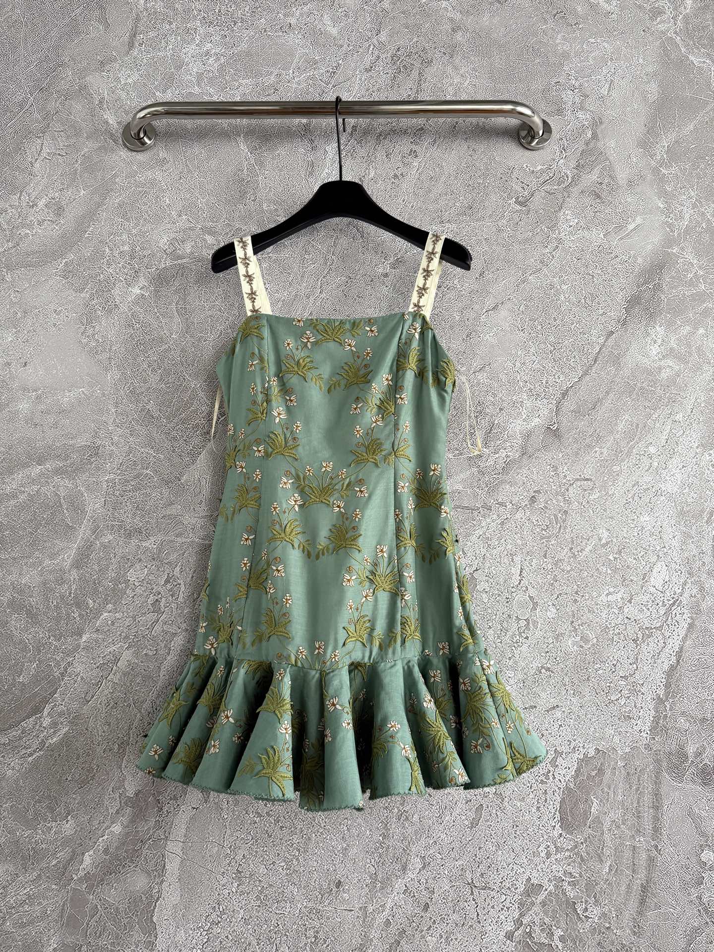 Agua Spaghetti Mini Dress Linen Green Overall Floral Embroidery High Waist Ruffles 2505047Agua