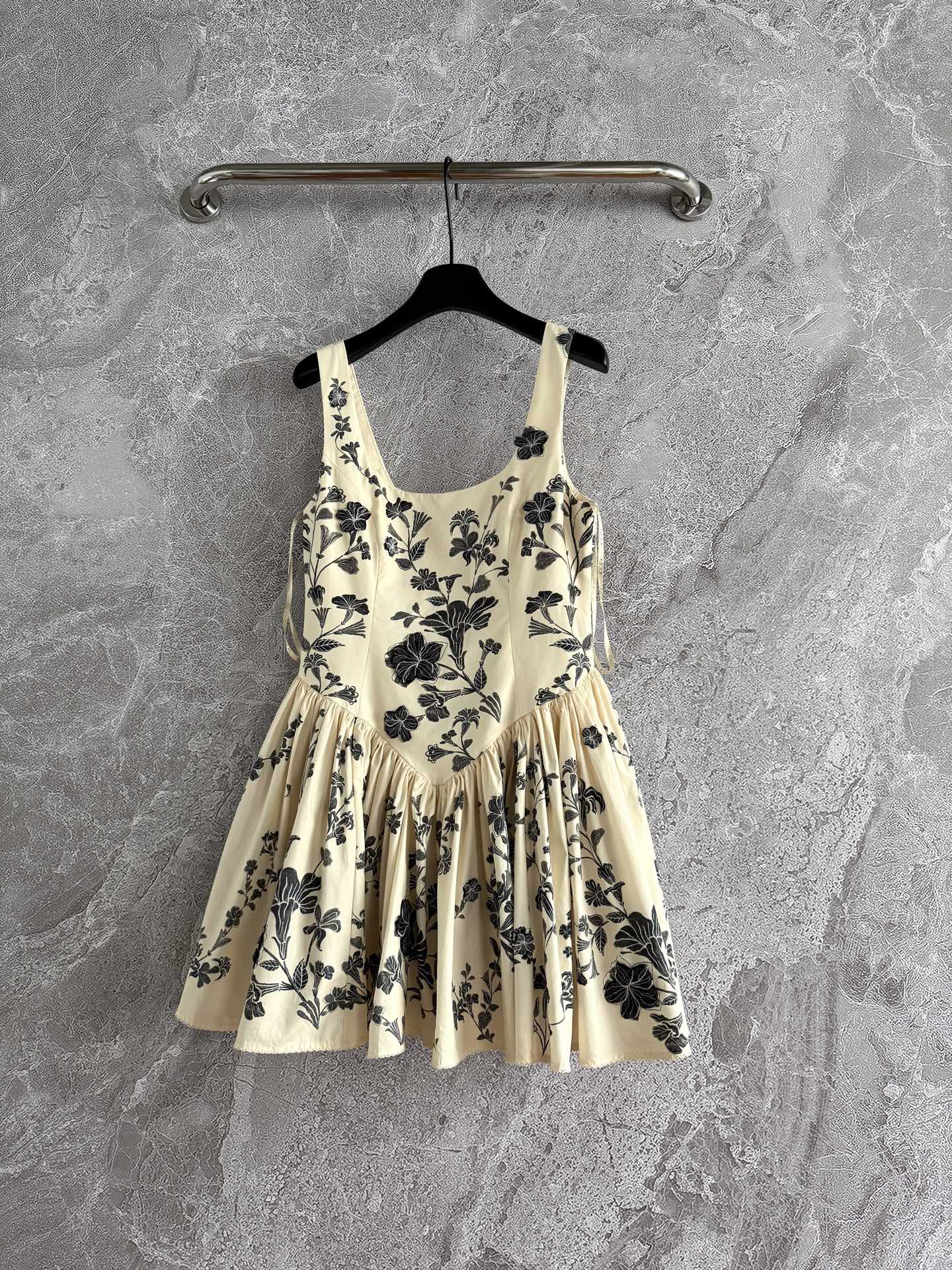 Agua Mini Dress summer U-neck cotton beige Floral print applique sleeveless back-zip 2506013AGUA