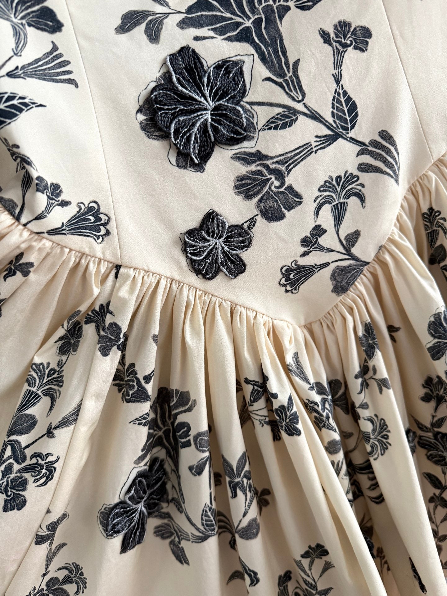 Agua Mini Dress summer U-neck cotton beige Floral print applique sleeveless back-zip 2506013AGUA