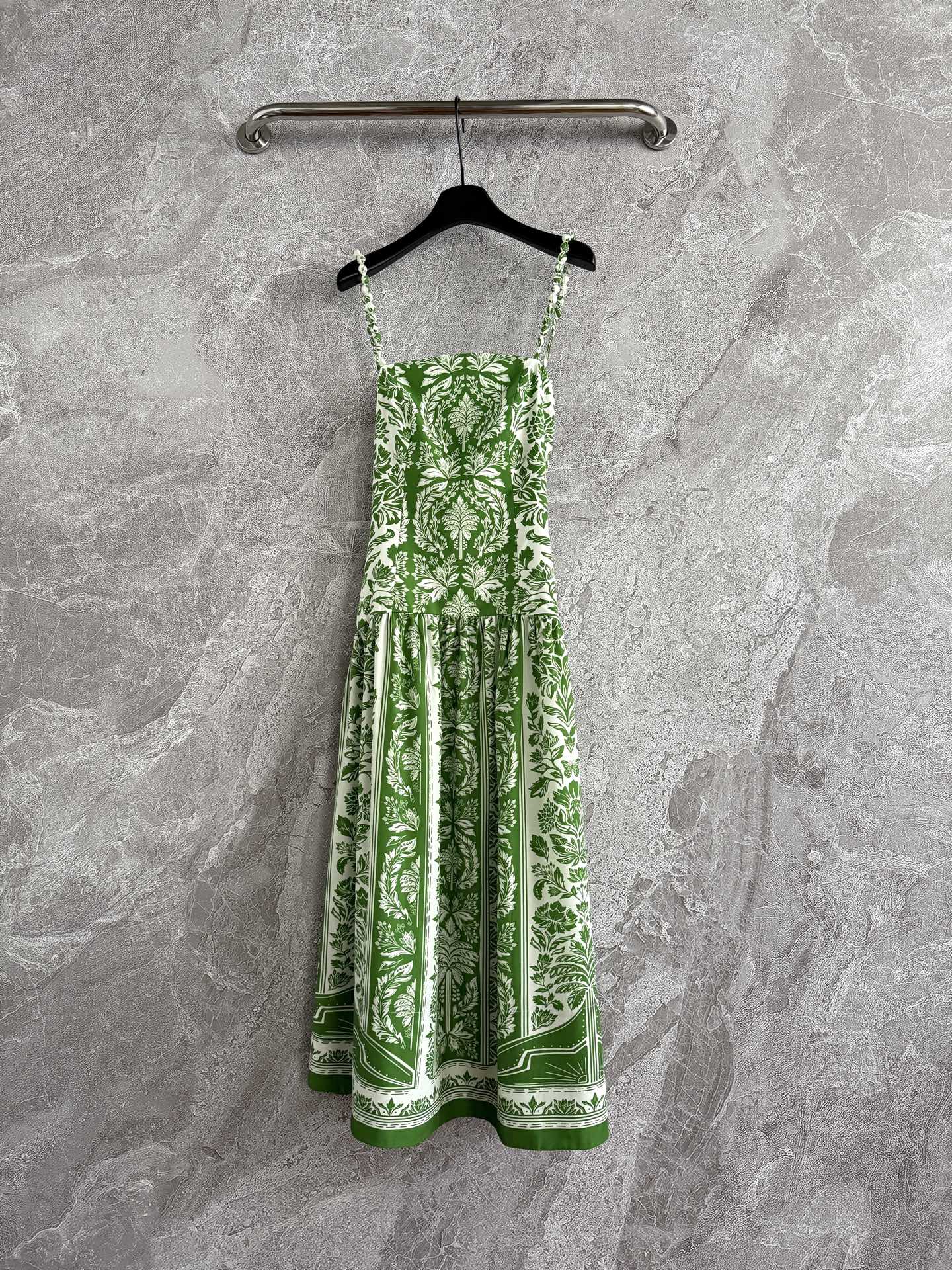 Farm Rio Spaghetti Twisted strap mid dress green floral print linen cotton side-zip cut-out 2506081farm