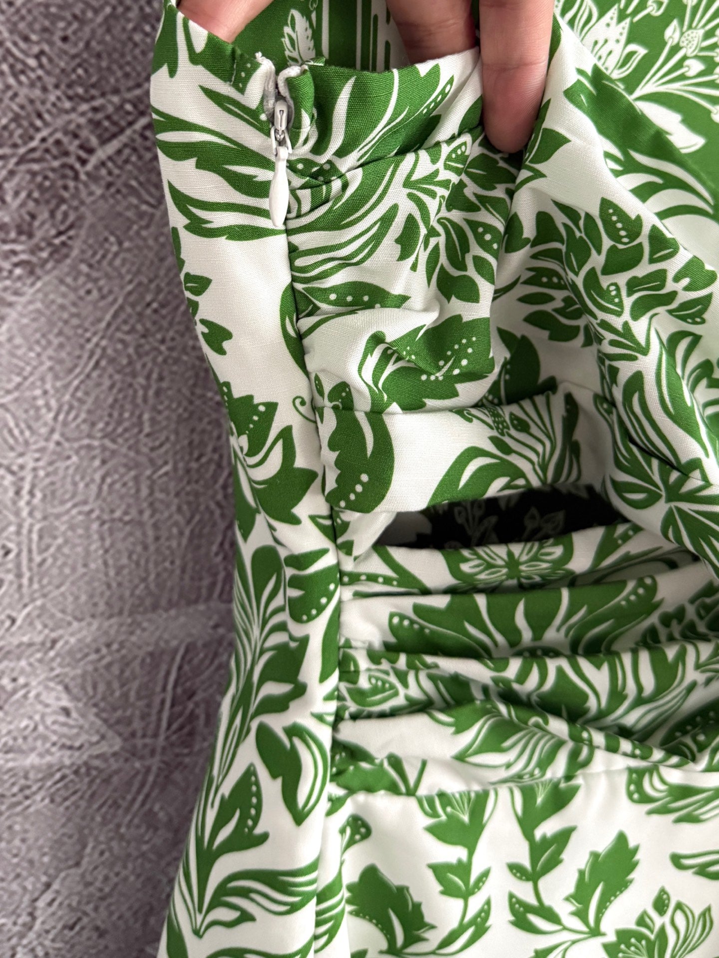 Farm Rio Spaghetti Twisted strap mid dress green floral print linen cotton side-zip cut-out 2506081farm
