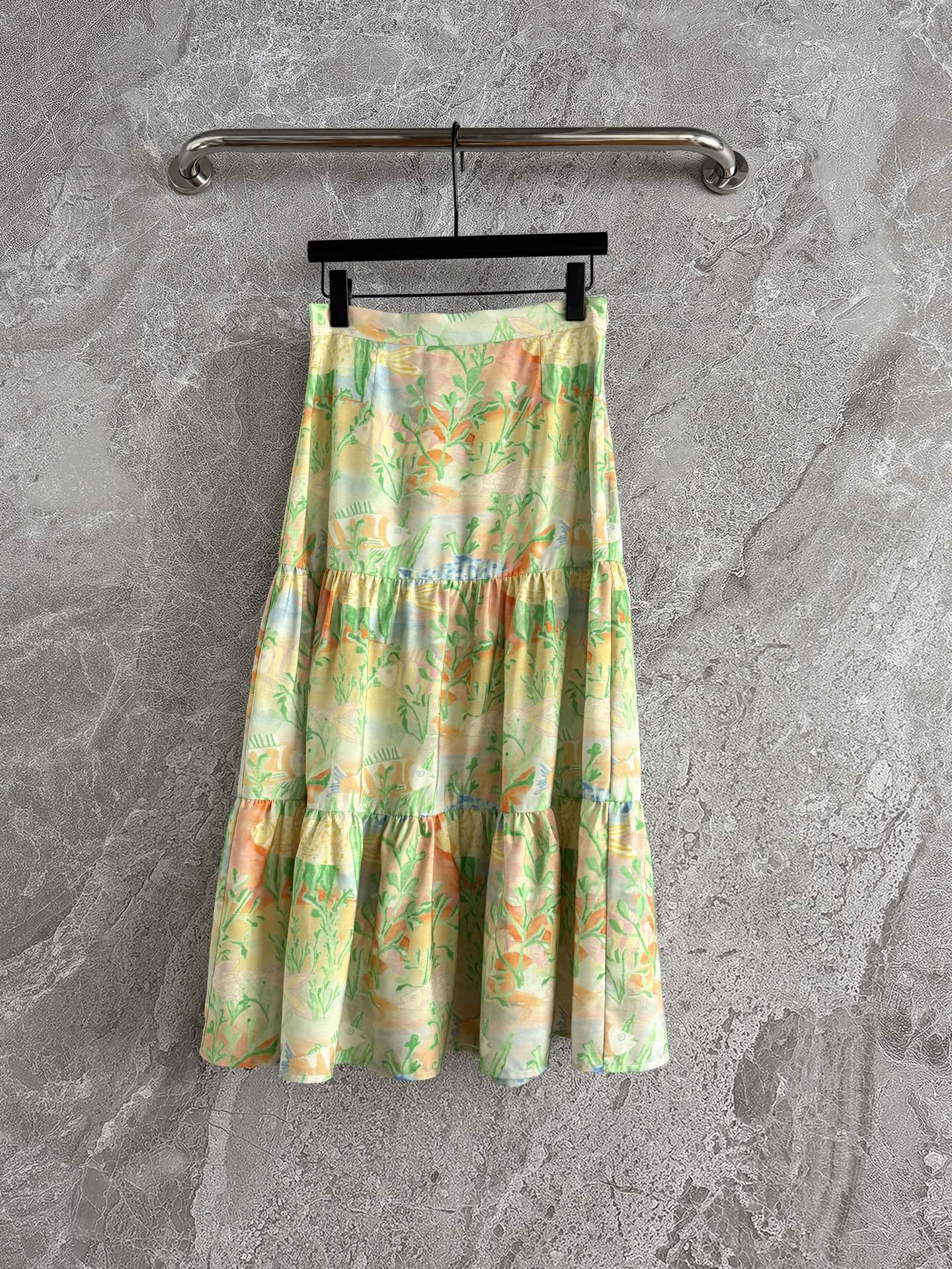 Helmstedt floral print midi skirt linen viscose light green side-zip fix-waist holiday style 2506075helmstedt