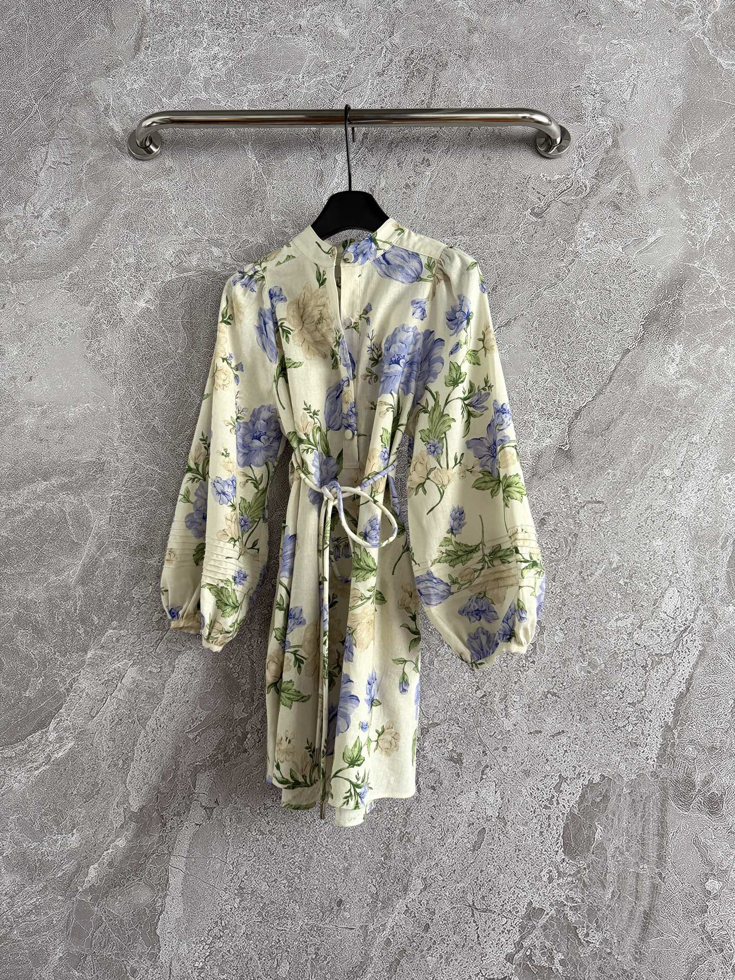 Morton Mac Summer Mini Dress Linen Blue Floral print beige puff sleeve pleated V-neck 2506047Morton