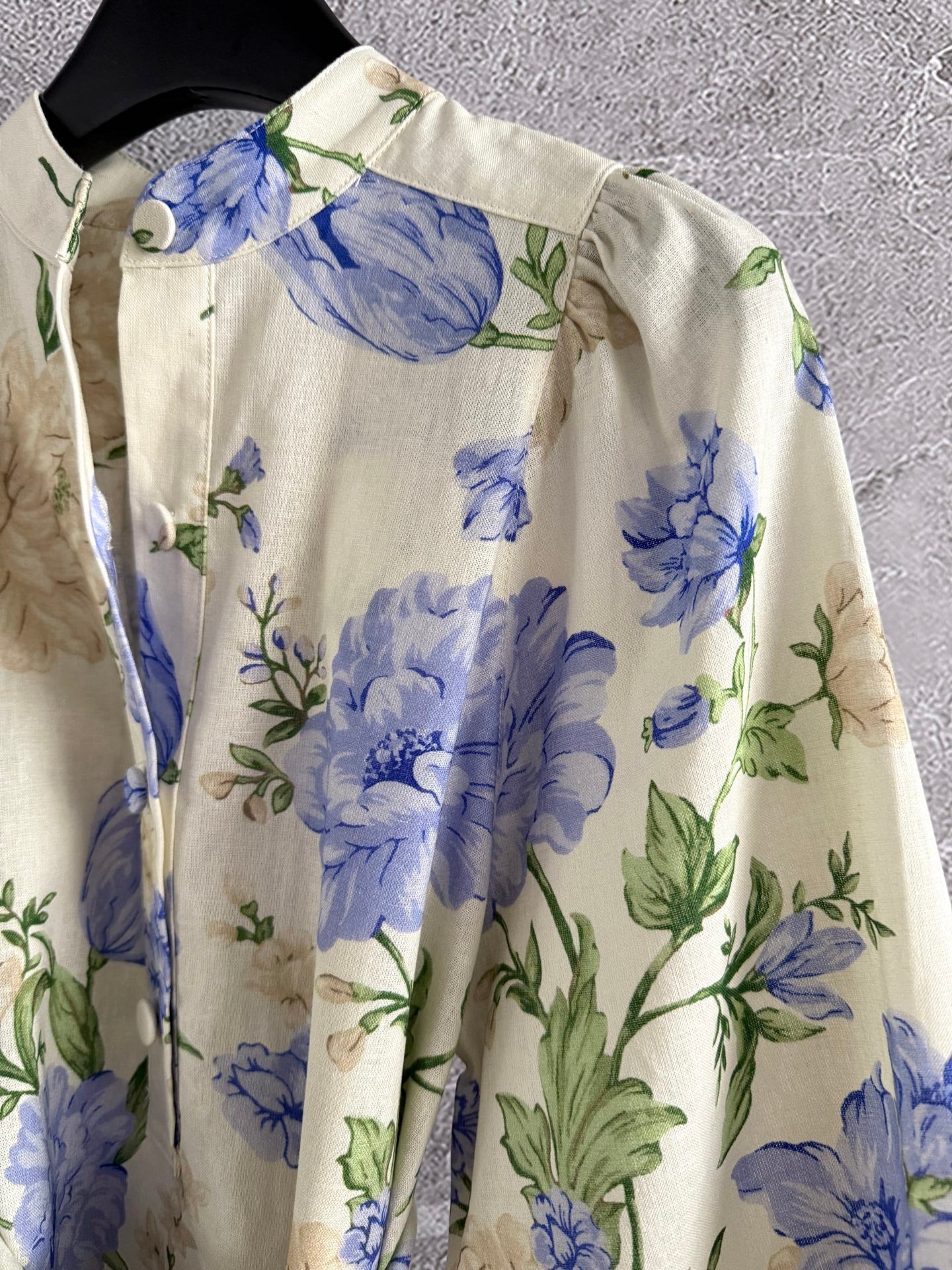 Morton Mac Summer Mini Dress Linen Blue Floral print beige puff sleeve pleated V-neck 2506047Morton