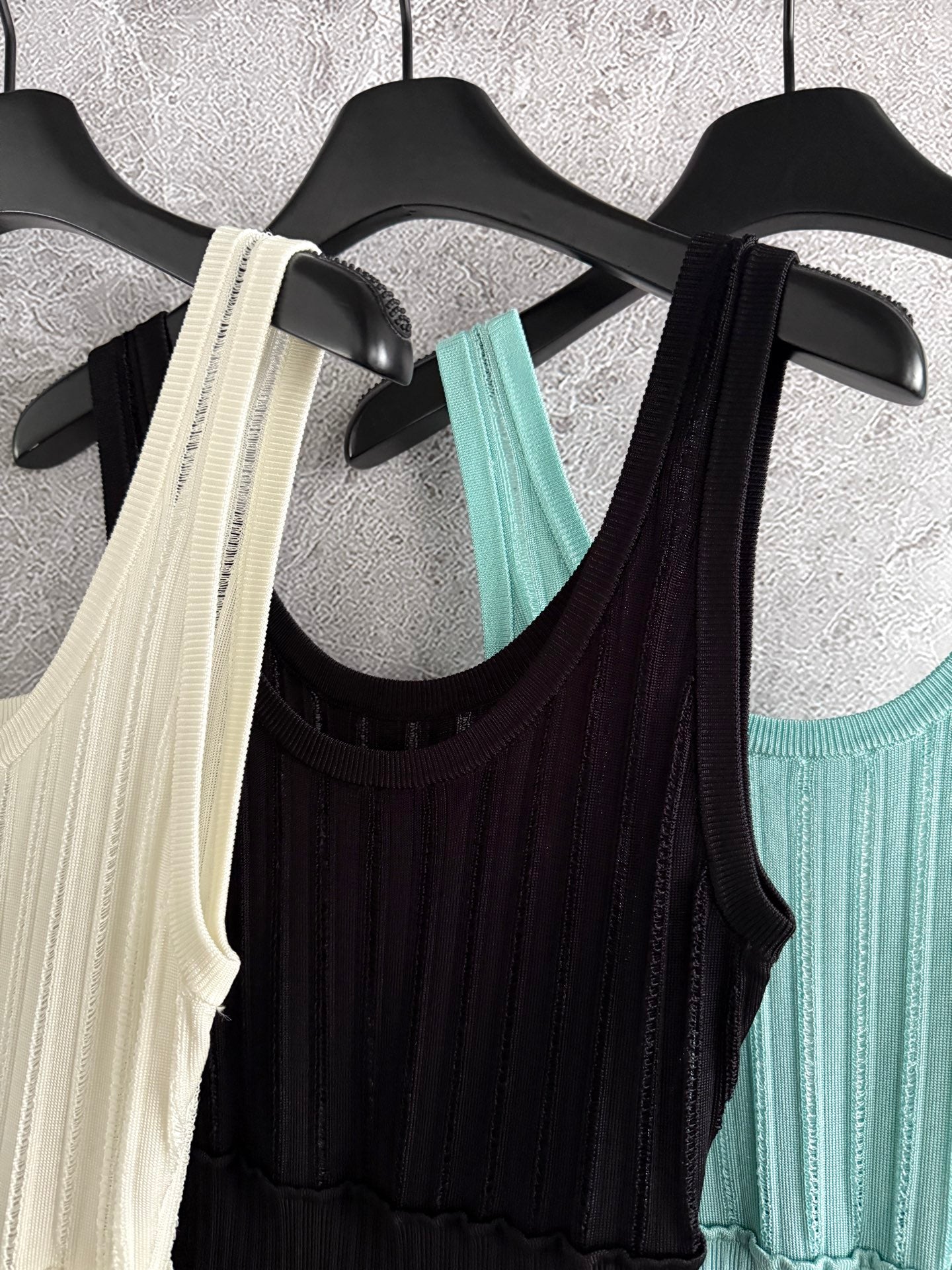 Alaïa Crinoline ribbed minidress knitted construction scoop neck and back sleeveless fitted waistline 2506083alaia