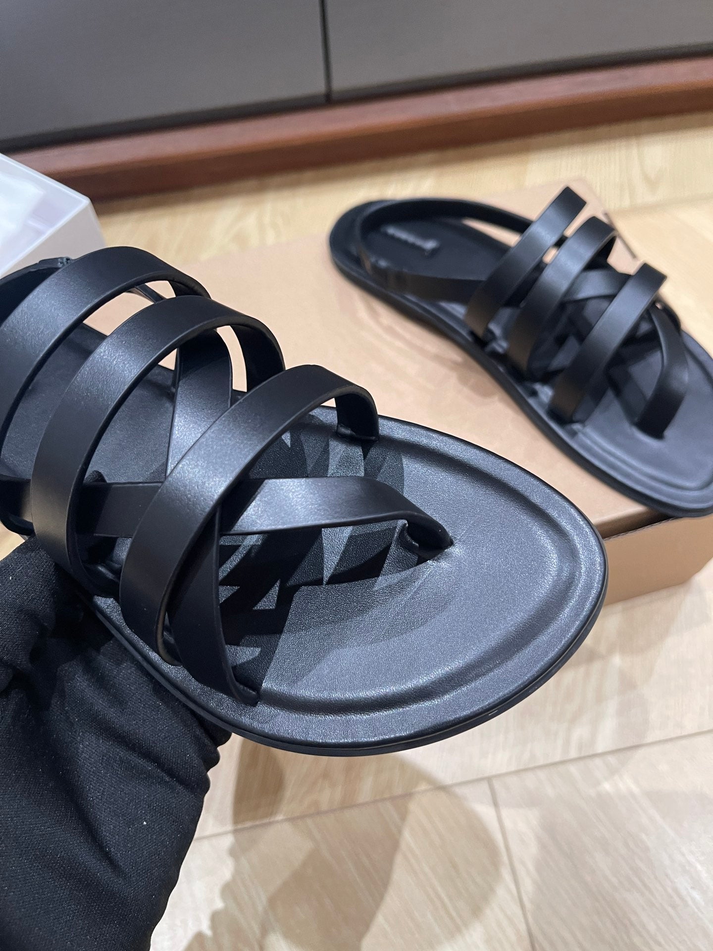 The Row Gladiator sandals Roman sandals summer women shoes leather flat sold 2503133TR