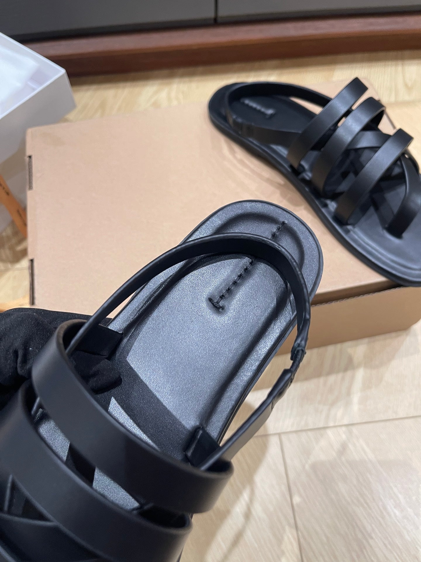The Row Gladiator sandals Roman sandals summer women shoes leather flat sold 2503133TR