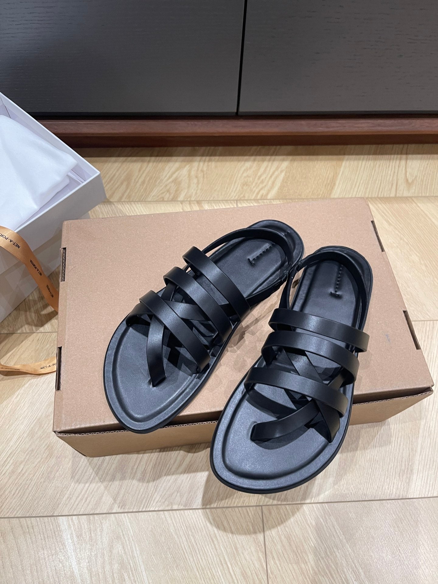 The Row Gladiator sandals Roman sandals summer women shoes leather flat sold 2503133TR
