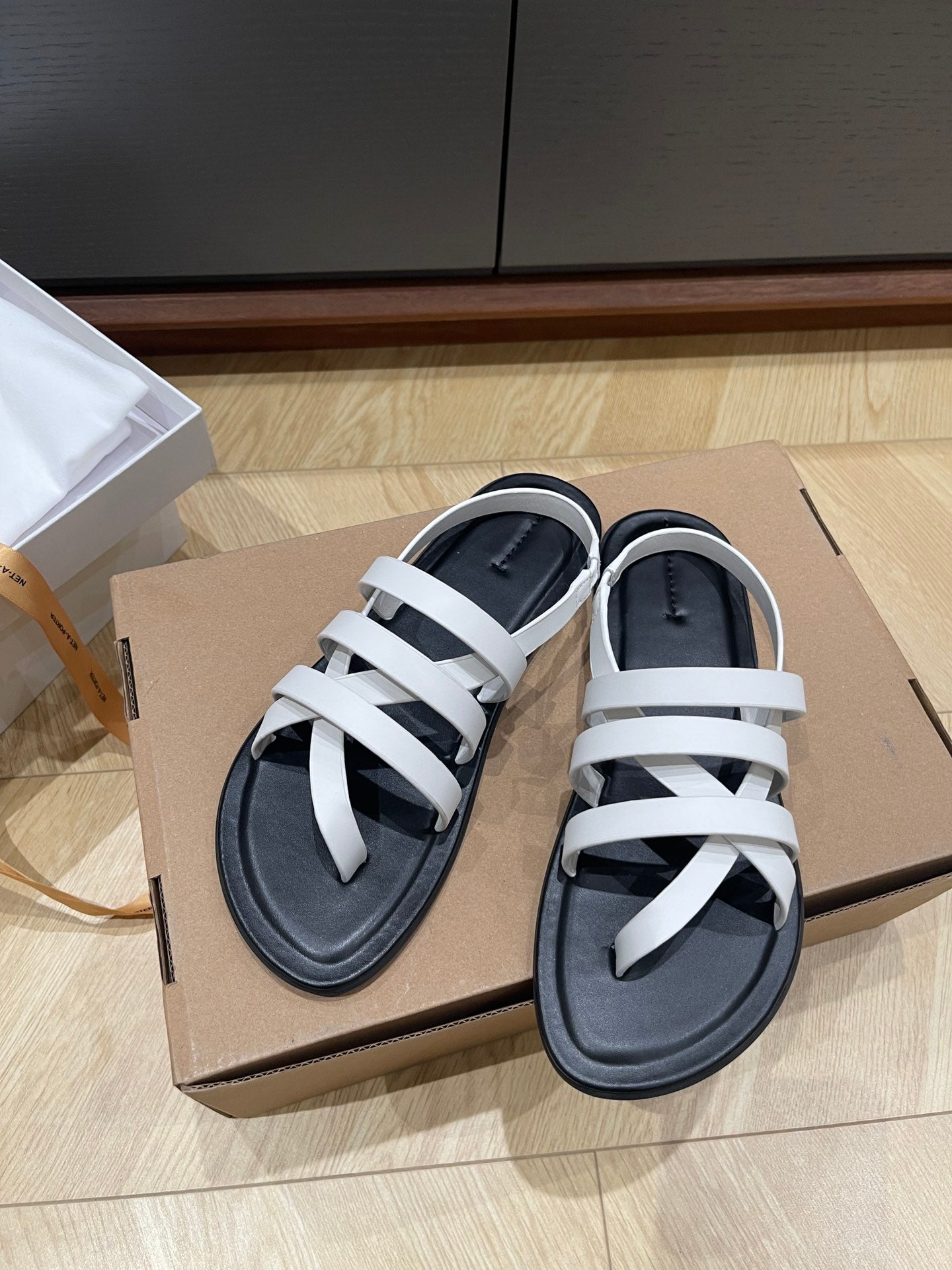 The Row Gladiator sandals Roman sandals summer women shoes leather flat sold 2503133TR