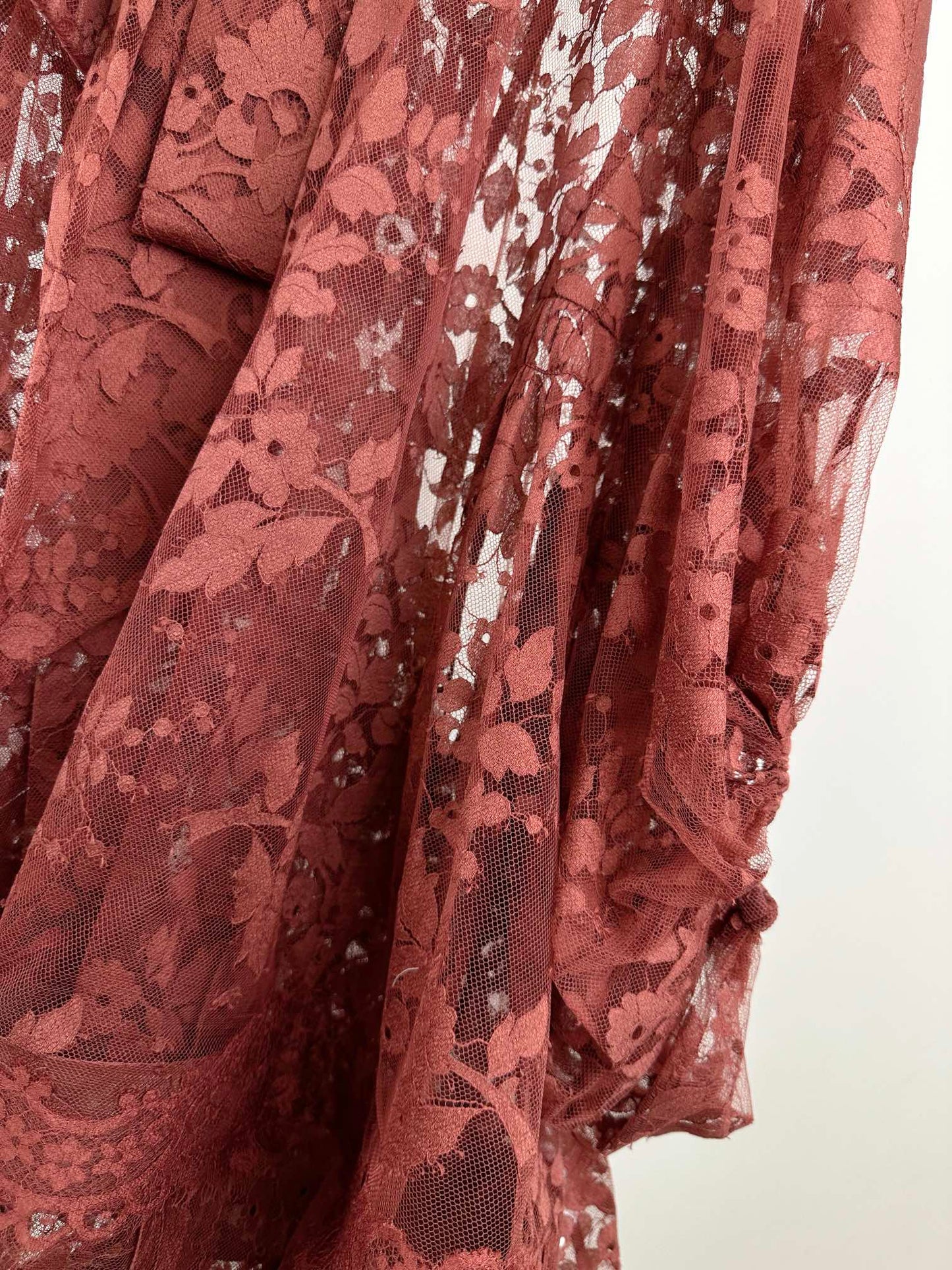 Pre-sell Illustration mini dress rust red cotton blend Chantilly lace V-neck self-tie long puff sleeves 2410009Zim