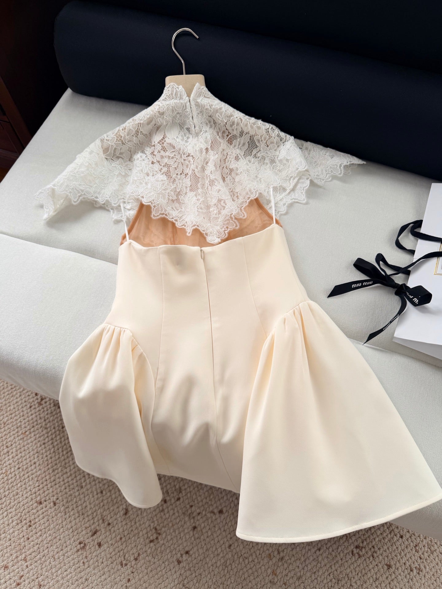 Helsa Women Cream Acetate Blend Mini Dress Lace Cape Overlay Formal Evening Wear 2608073Helsa
