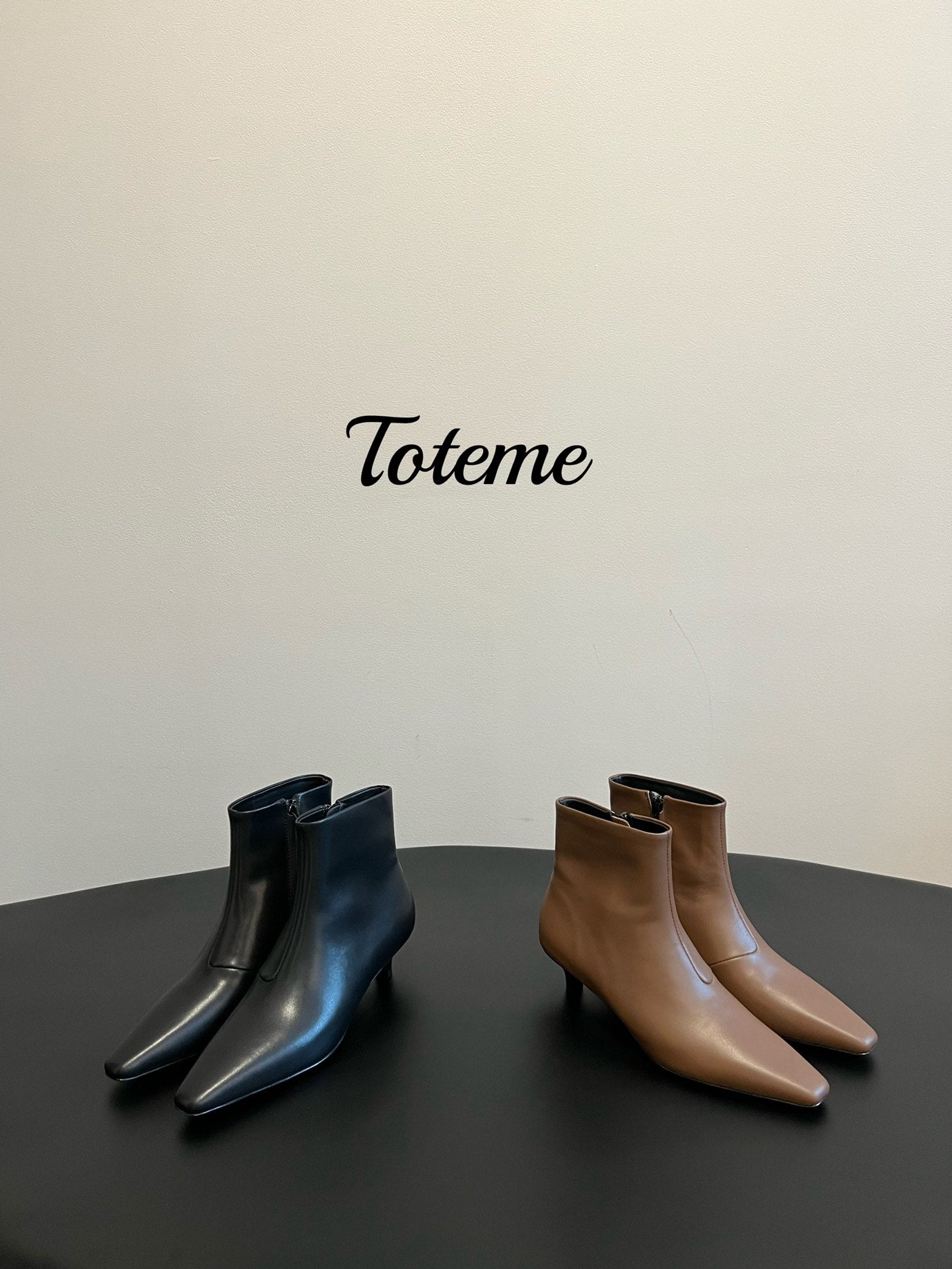 2411077TT Toteme Women Boots Black Brown Calf Outside Skin Lamb Inside Leather Sole Low Heels Pointed Shoes