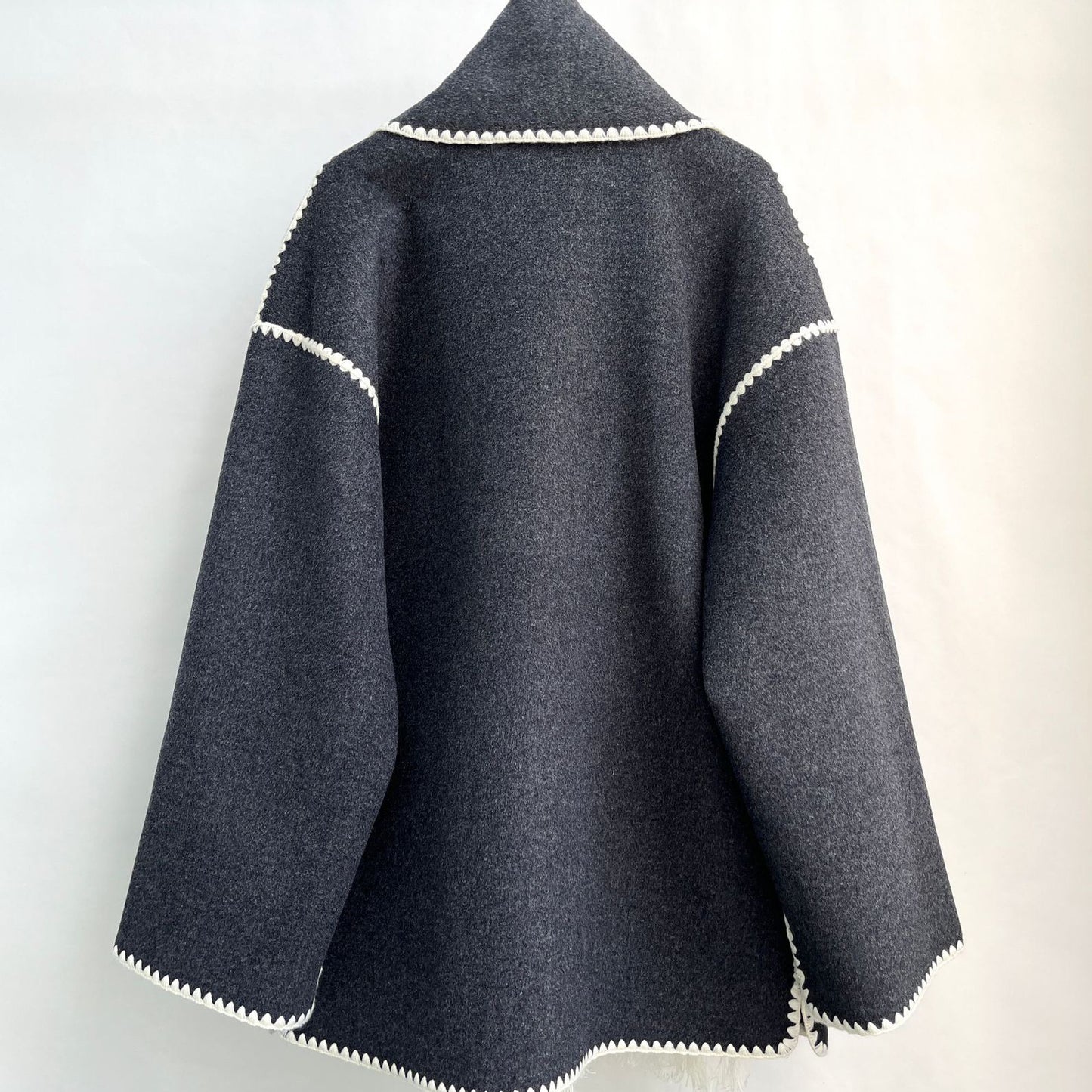 Toteme Women Oversized Scarf‑Attached Coat Contrast Stitching Tassel Wool Outerwear 2208112TT