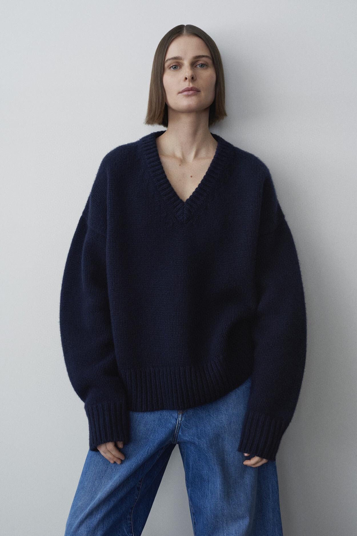 The Row winter sweater pullover dark blue wool cashmare oversize v-neck long sleeve 2211009TR