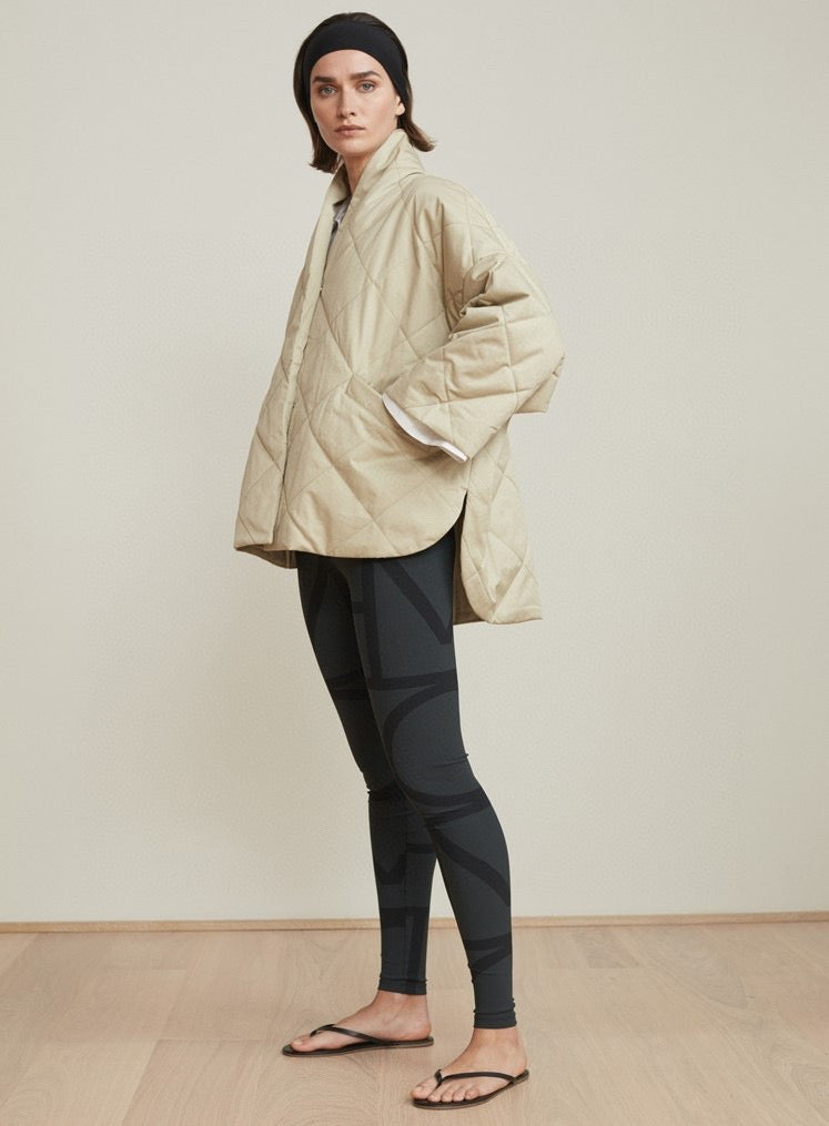 Toteme Oversized Diamond Quilted Cotton Blend Stand Collar Coat for Women 2208085TT