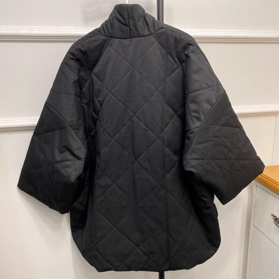 Toteme Oversized Diamond Quilted Cotton Blend Stand Collar Coat for Women 2208085TT