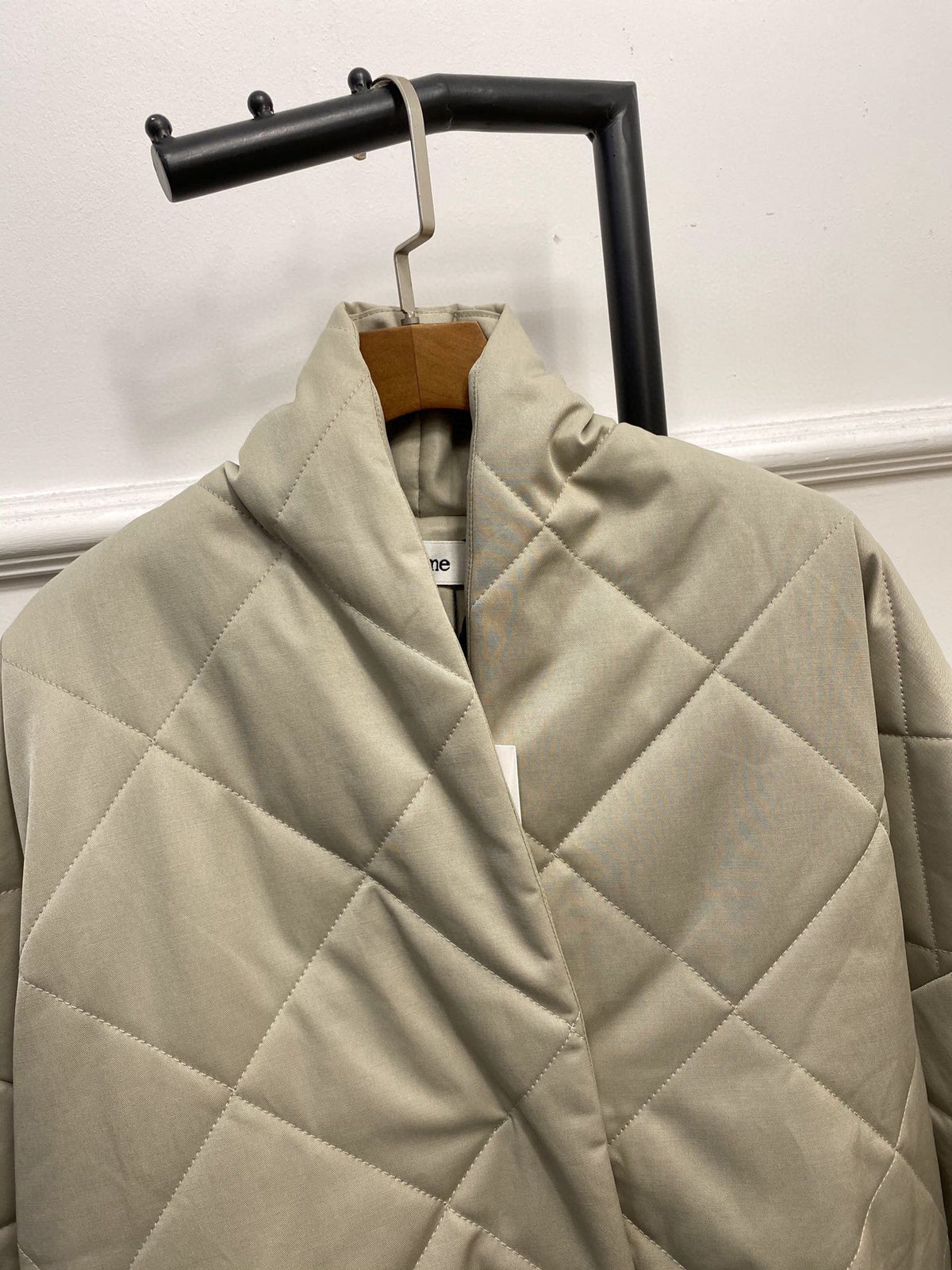 Toteme Oversized Diamond Quilted Cotton Blend Stand Collar Coat for Women 2208085TT