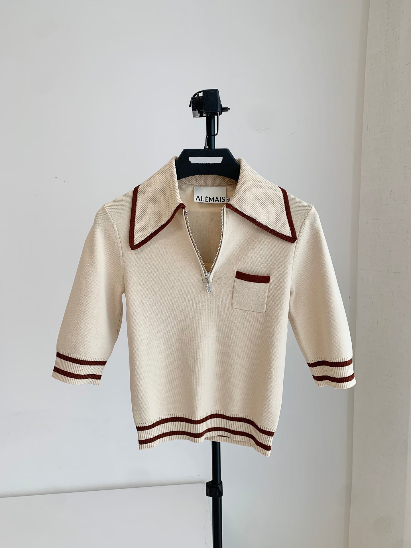 Alemais Knit Tops Polo Collar Beige Short Sleeve Patch Pad Viscose Blended Half Zip 2508093AL