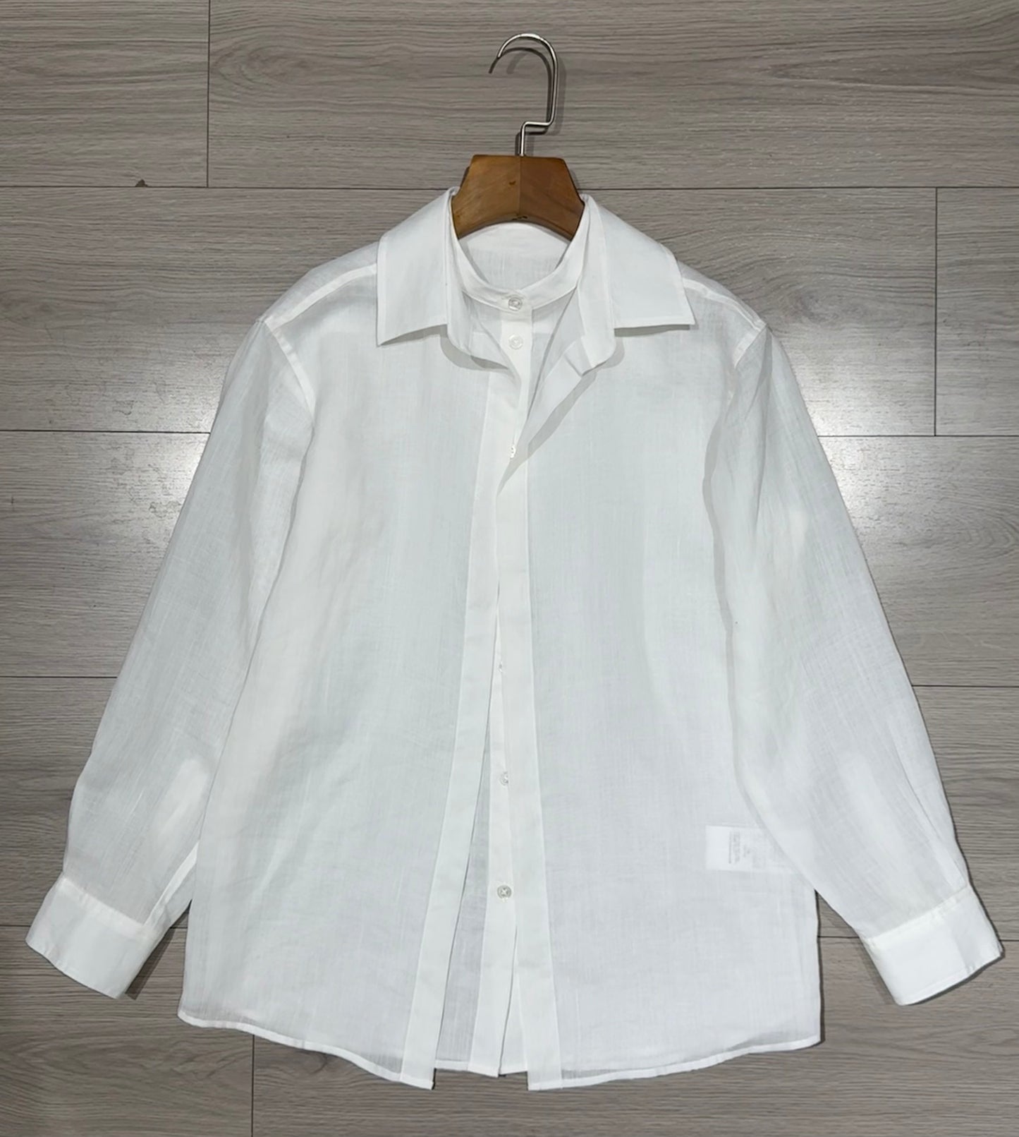Toteme Double Collar Shirt white front button long sleeves buttoned cuffs ramie curved hem 2505090TT